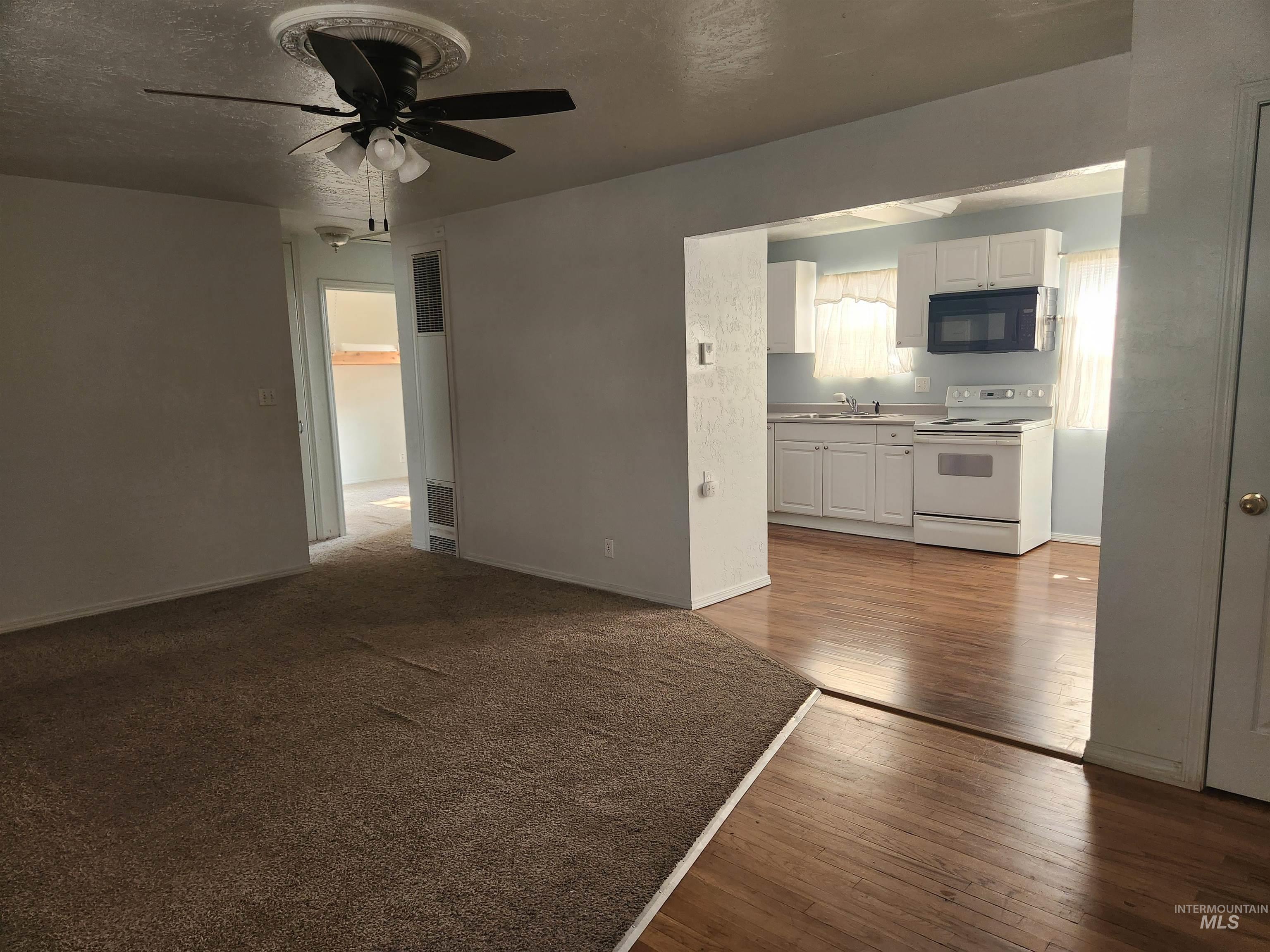 313 Baker Drive, Mountain Home, Idaho 83647, 4 Bedrooms, 1.5 Bathrooms, Residential For Sale, Price $275,000,MLS 98995438