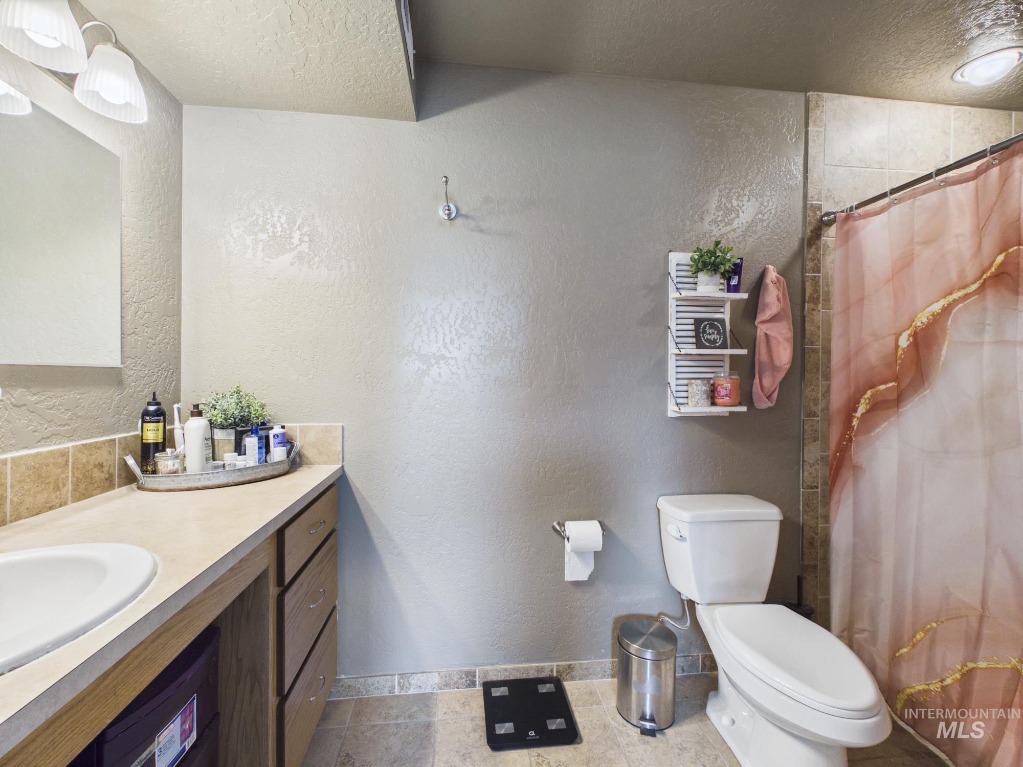 1916 Allmon, Lewiston, Idaho 83501, 4 Bedrooms, 3.5 Bathrooms, Residential For Sale, Price $899,000, 98995441