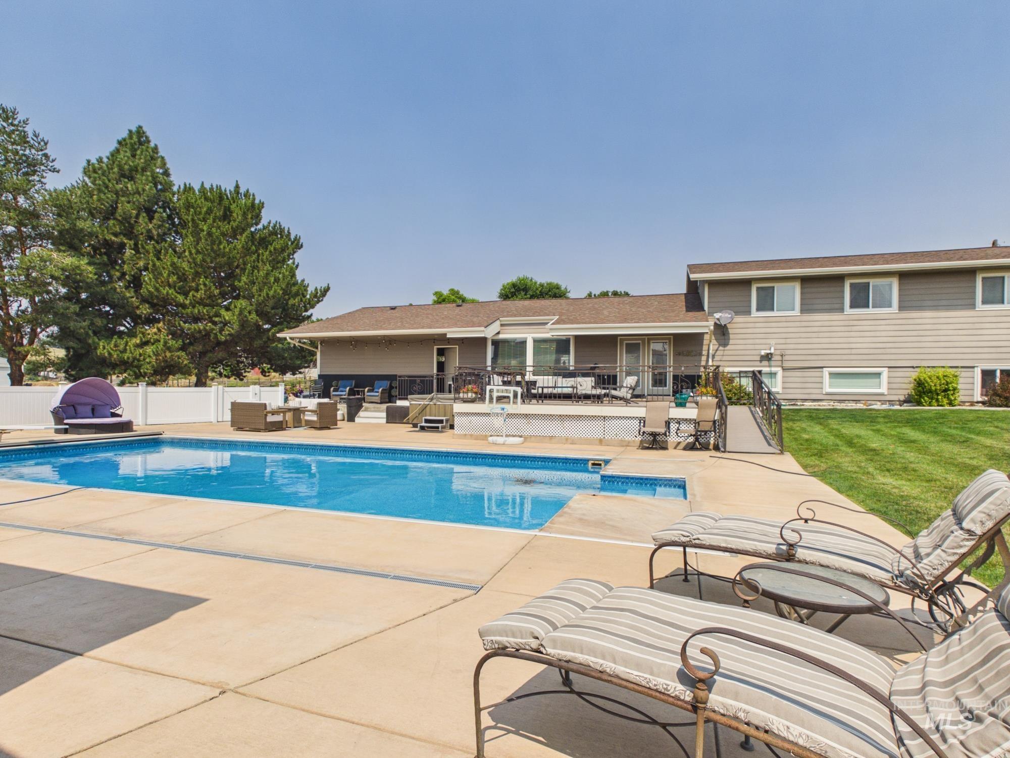 1916 Allmon, Lewiston, Idaho 83501, 4 Bedrooms, 3.5 Bathrooms, Residential For Sale, Price $899,000, 98995441