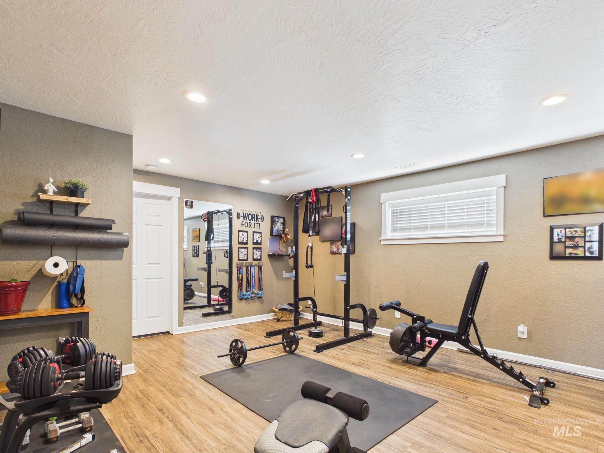 1916 Allmon, Lewiston, Idaho 83501, 4 Bedrooms, 3.5 Bathrooms, Residential For Sale, Price $899,000, 98995441