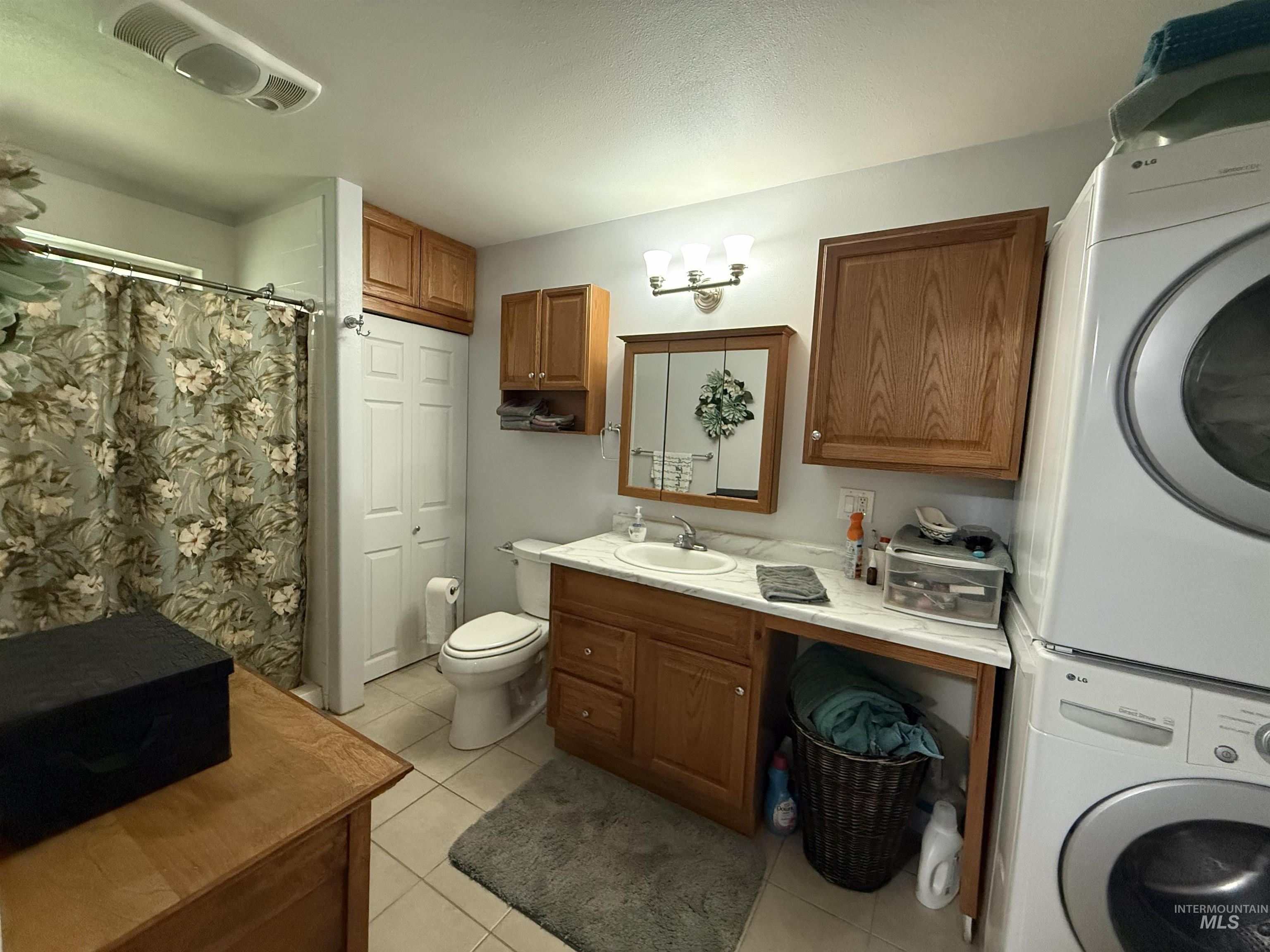 1624 Birch ave, Lewiston, Idaho 83501, 6 Bedrooms, 4 Bathrooms, Residential For Sale, Price $739,000,MLS 98995444