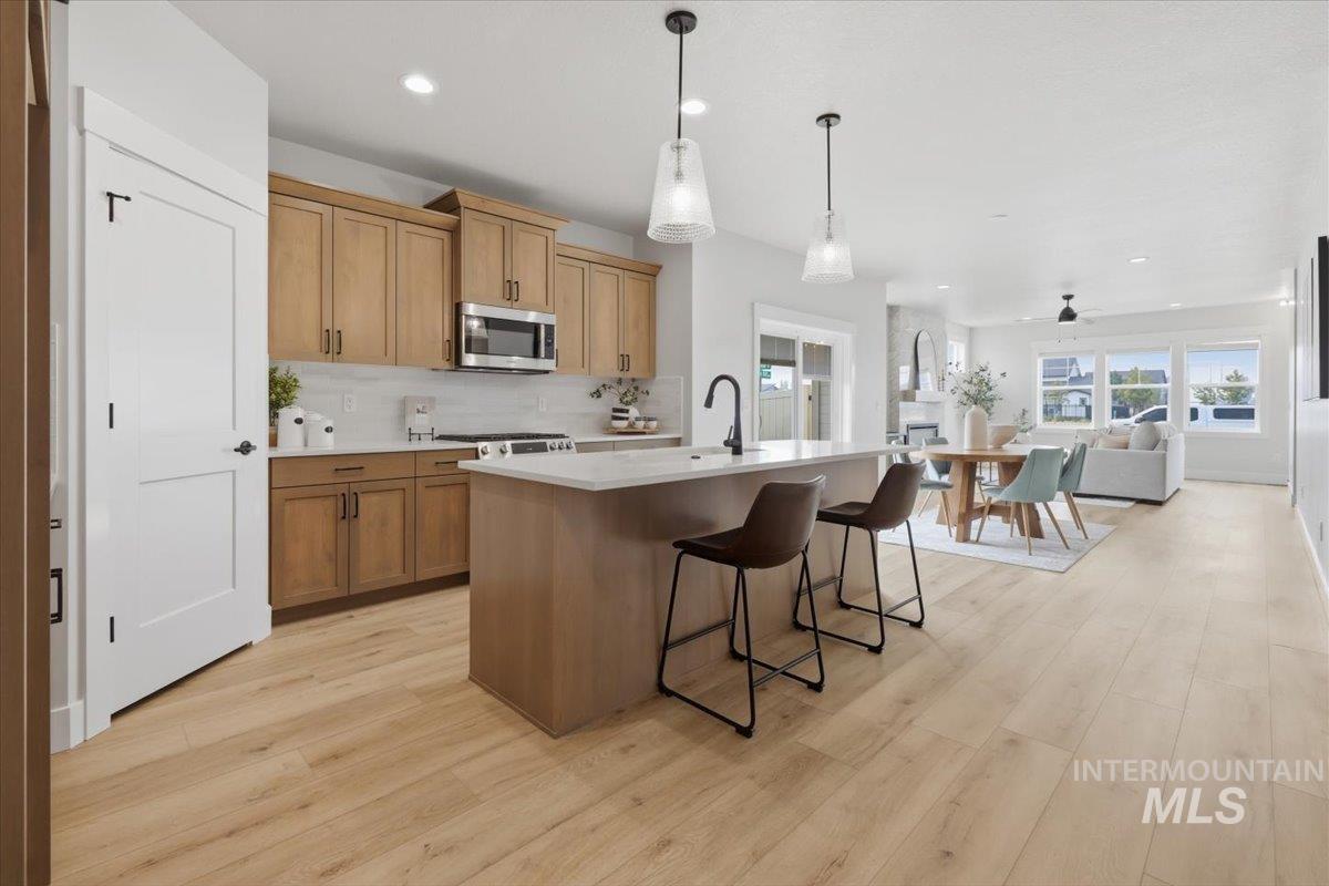 1410 E Zapala St., Kuna, Idaho 83634, 4 Bedrooms, 2.5 Bathrooms, Residential For Sale, Price $524,900, 98995449