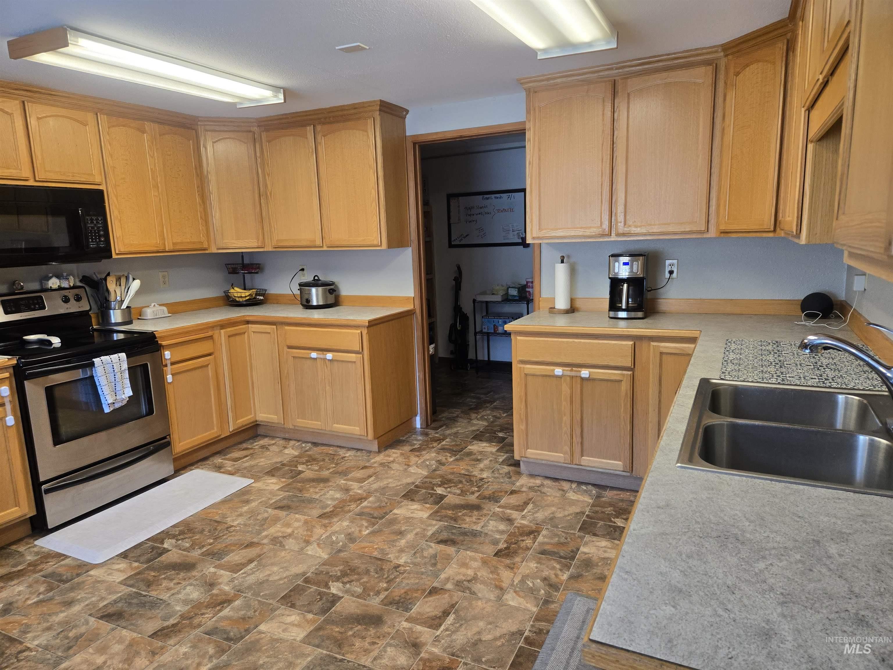 12544 Laqa Vista Ave., Orofino, Idaho 83544, 3 Bedrooms, 2 Bathrooms, Residential For Sale, Price $335,000, 98995457