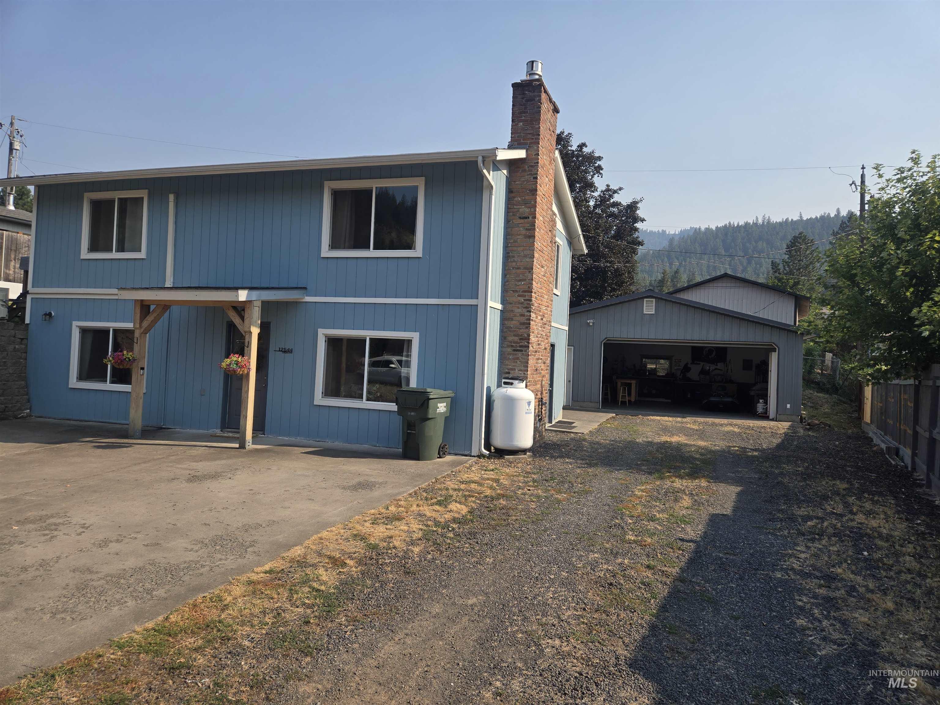 12544 Laqa Vista Ave., Orofino, Idaho 83544, 3 Bedrooms, 2 Bathrooms, Residential For Sale, Price $335,000, 98995457