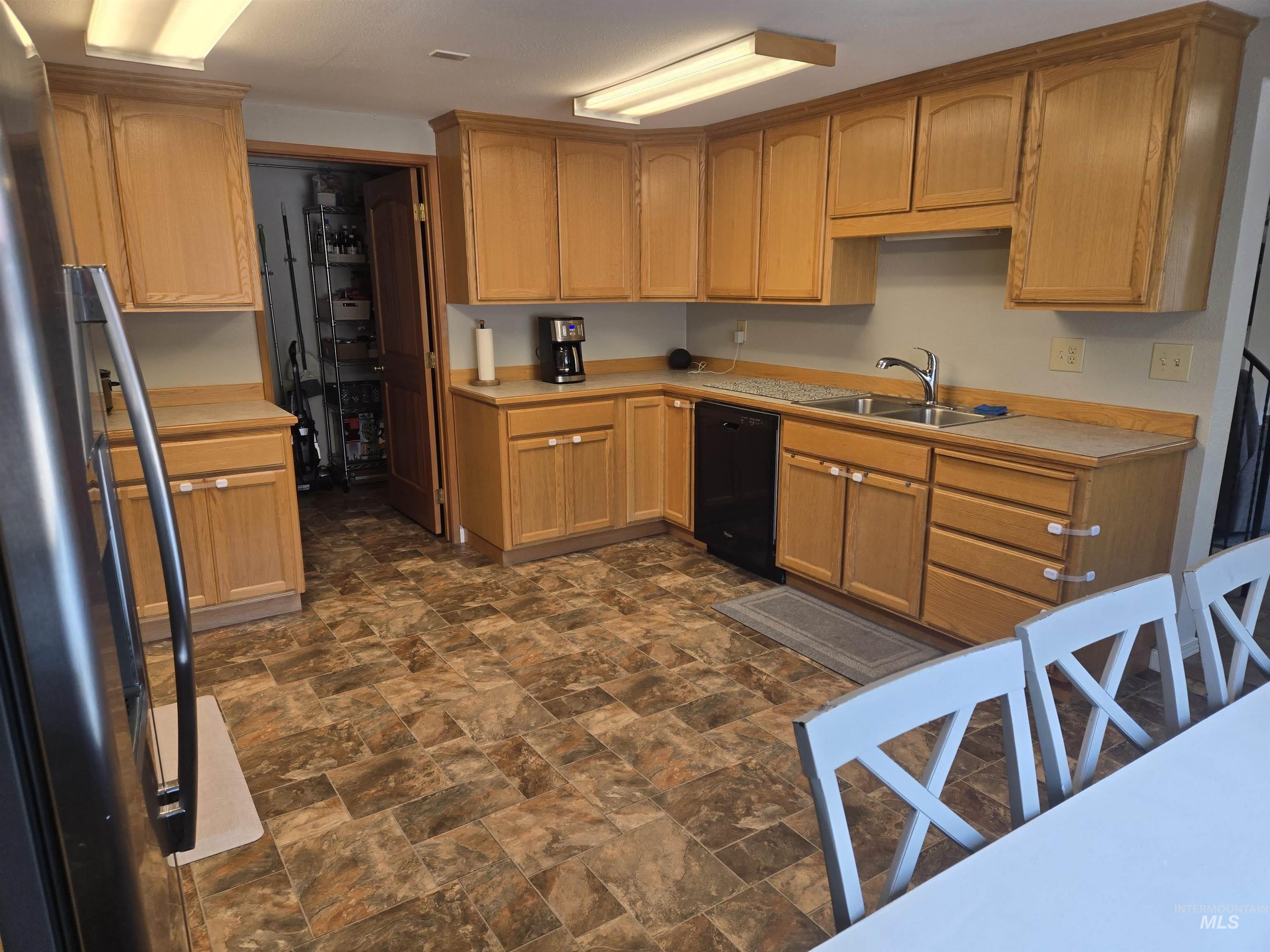 12544 Laqa Vista Ave., Orofino, Idaho 83544, 3 Bedrooms, 2 Bathrooms, Residential For Sale, Price $335,000, 98995457