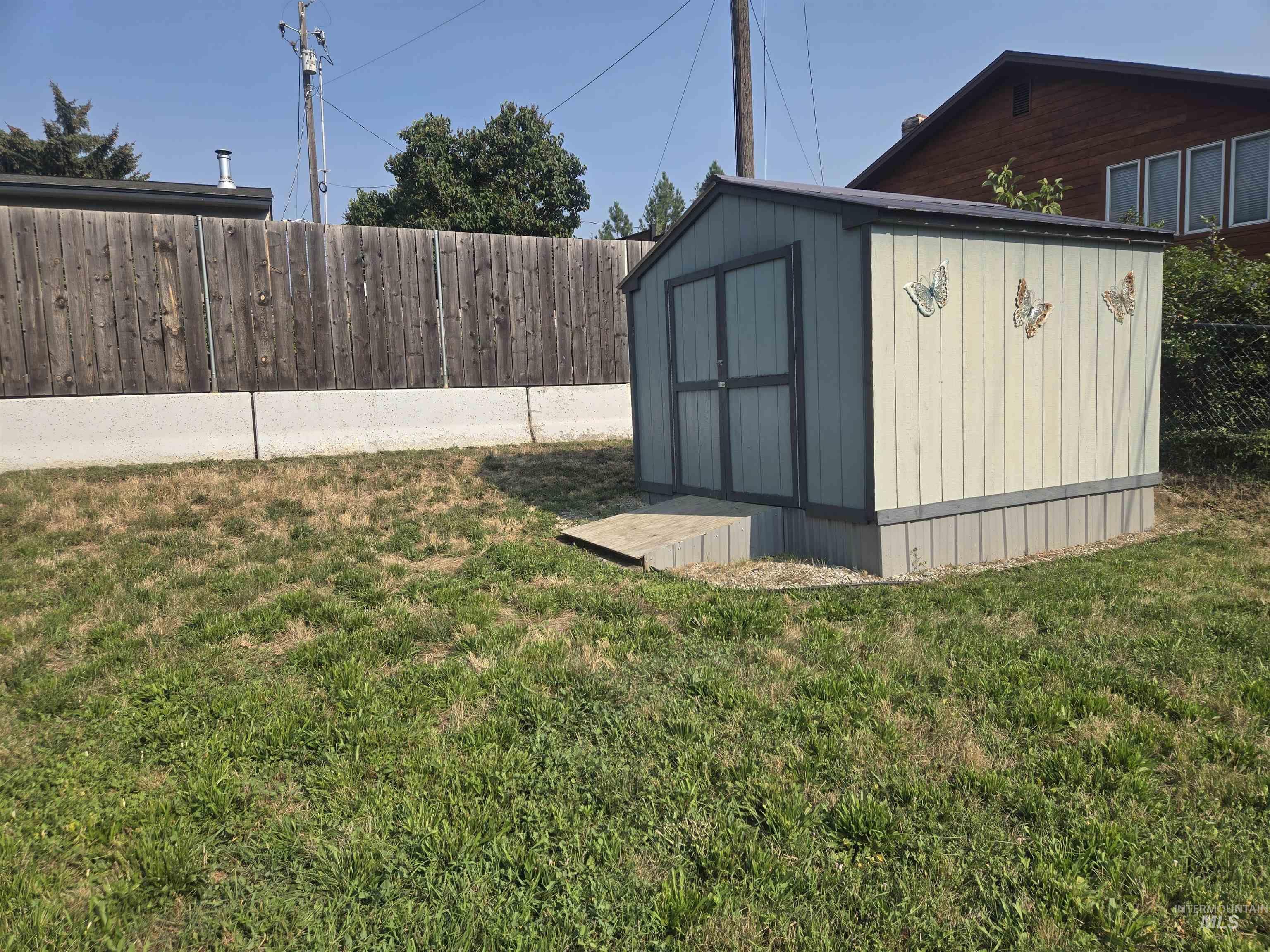 12544 Laqa Vista Ave., Orofino, Idaho 83544, 3 Bedrooms, 2 Bathrooms, Residential For Sale, Price $335,000, 98995457