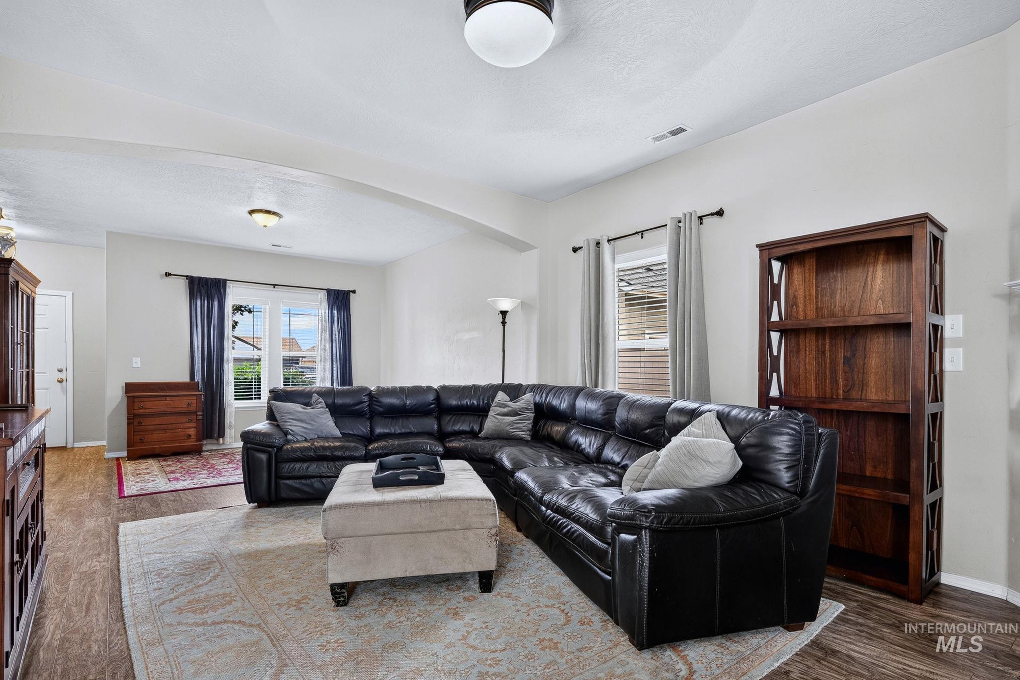 19044 Kenney Way, Caldwell, Idaho 83605, 4 Bedrooms, 2.5 Bathrooms, Residential For Sale, Price $500,000, 98995458