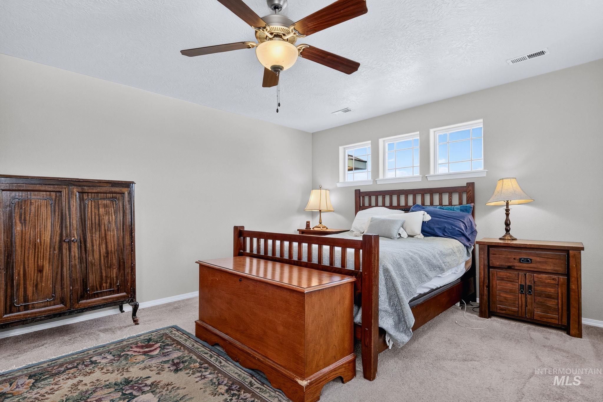 19044 Kenney Way, Caldwell, Idaho 83605, 4 Bedrooms, 2.5 Bathrooms, Residential For Sale, Price $500,000, 98995458