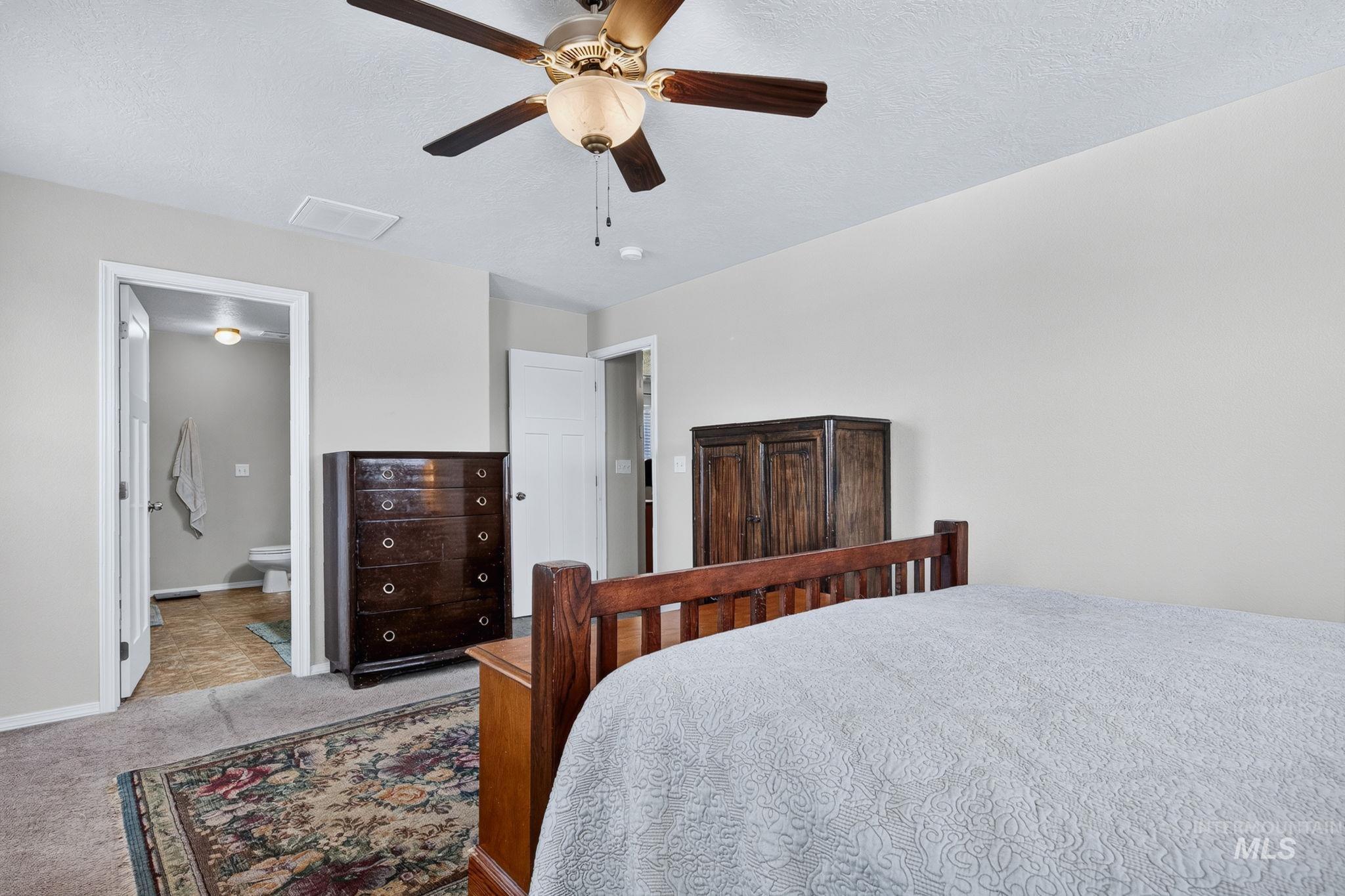 19044 Kenney Way, Caldwell, Idaho 83605, 4 Bedrooms, 2.5 Bathrooms, Residential For Sale, Price $500,000, 98995458