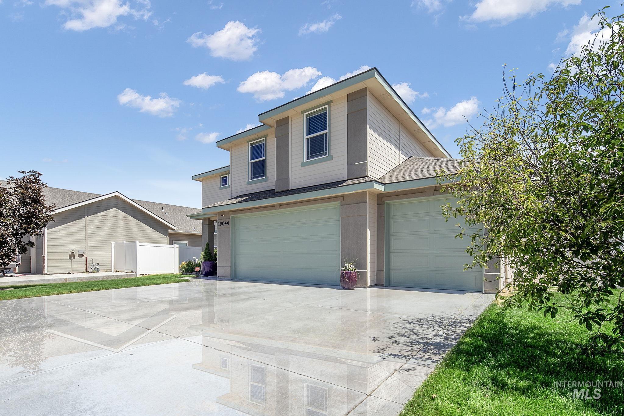 19044 Kenney Way, Caldwell, Idaho 83605, 4 Bedrooms, 2.5 Bathrooms, Residential For Sale, Price $500,000, 98995458