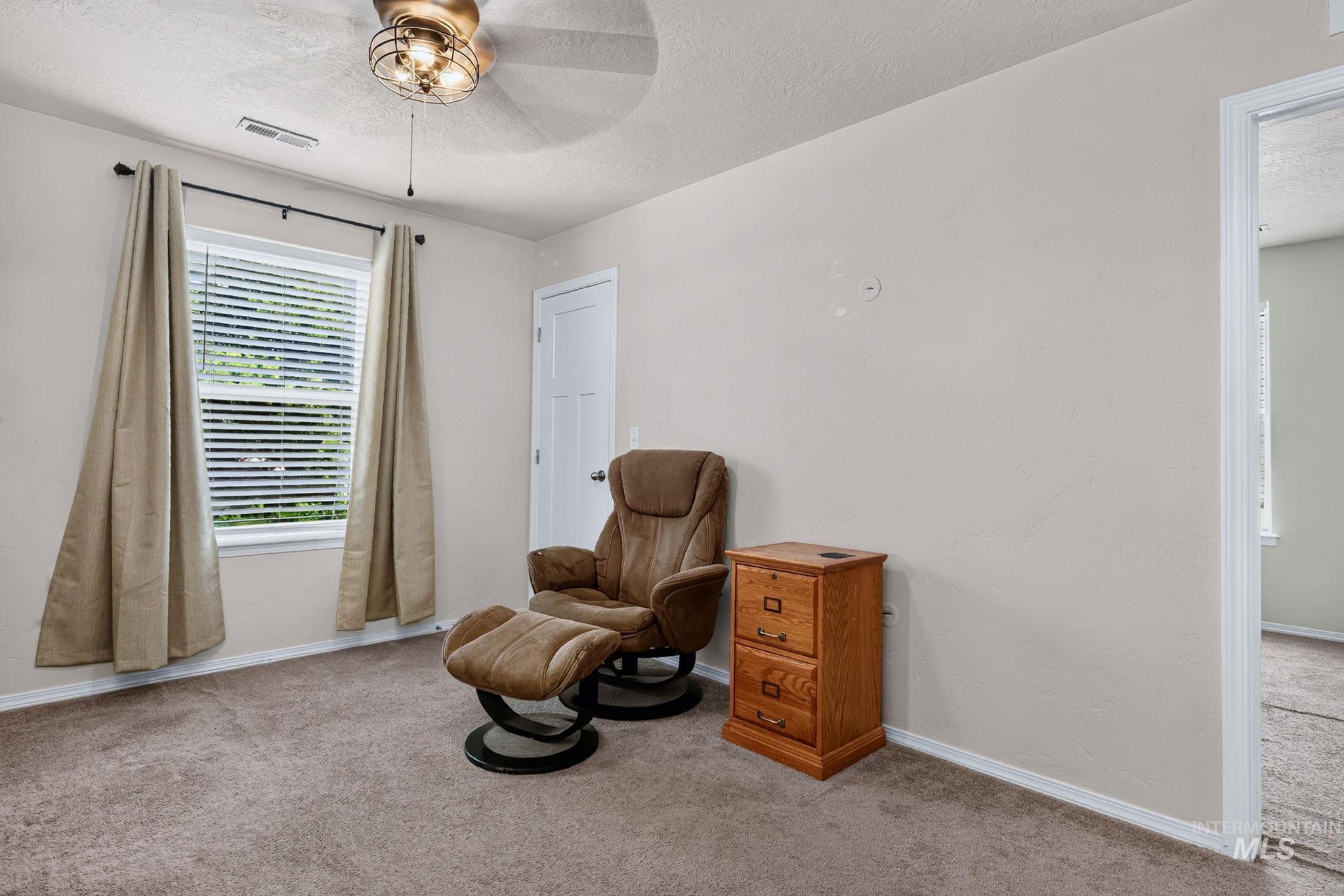 19044 Kenney Way, Caldwell, Idaho 83605, 4 Bedrooms, 2.5 Bathrooms, Residential For Sale, Price $490,000,MLS 98995458