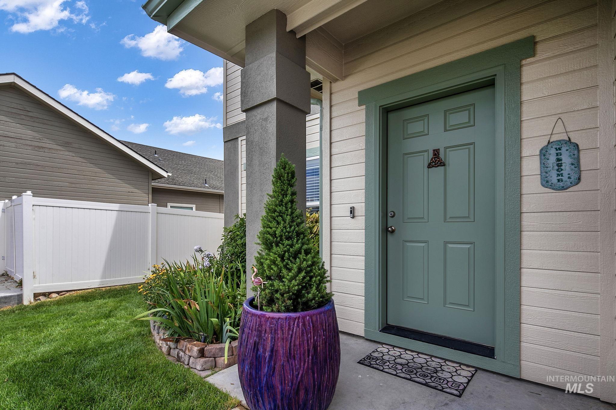 19044 Kenney Way, Caldwell, Idaho 83605, 4 Bedrooms, 2.5 Bathrooms, Residential For Sale, Price $500,000, 98995458