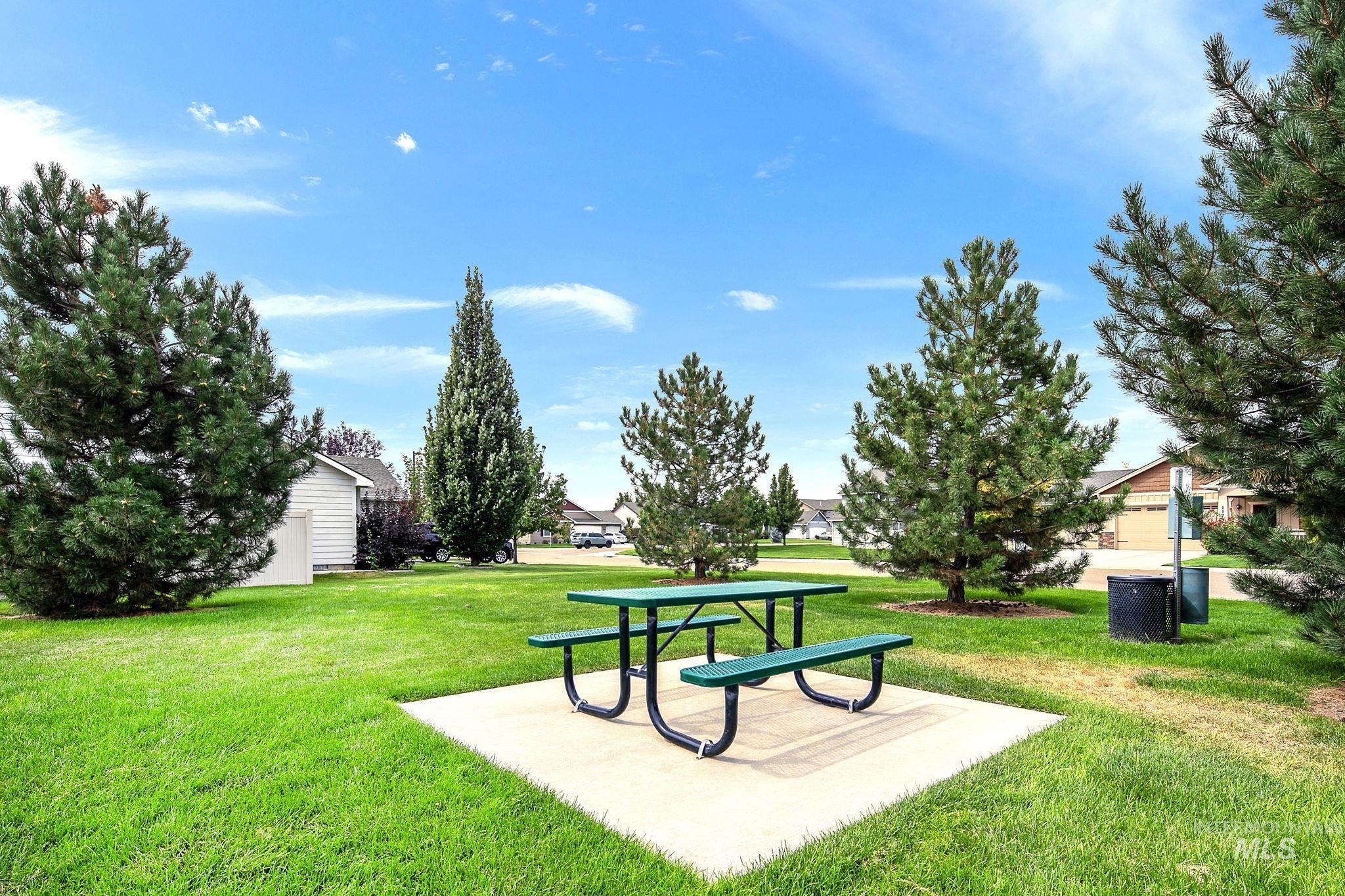 19044 Kenney Way, Caldwell, Idaho 83605, 4 Bedrooms, 2.5 Bathrooms, Residential For Sale, Price $490,000,MLS 98995458