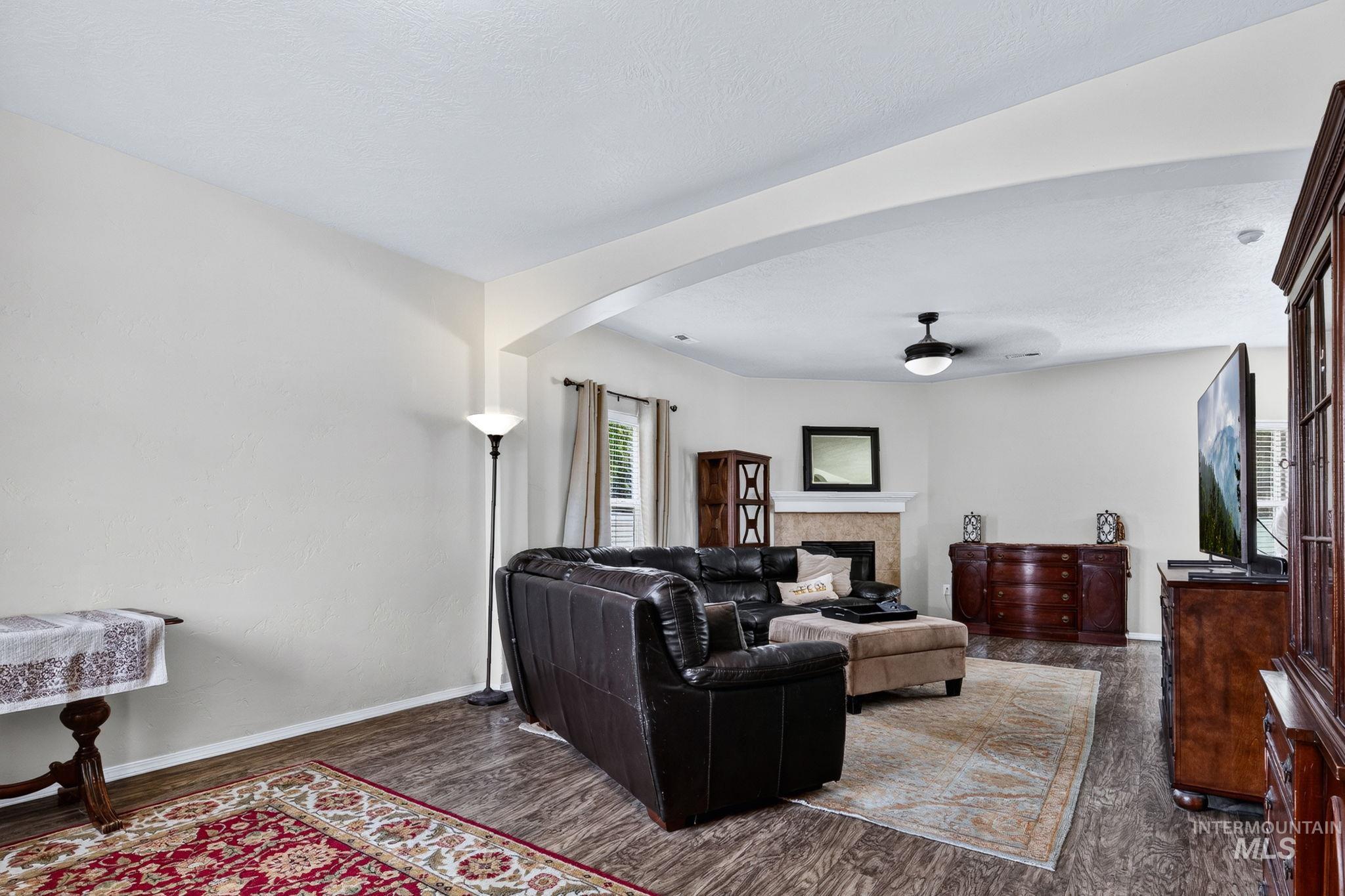 19044 Kenney Way, Caldwell, Idaho 83605, 4 Bedrooms, 2.5 Bathrooms, Residential For Sale, Price $500,000, 98995458