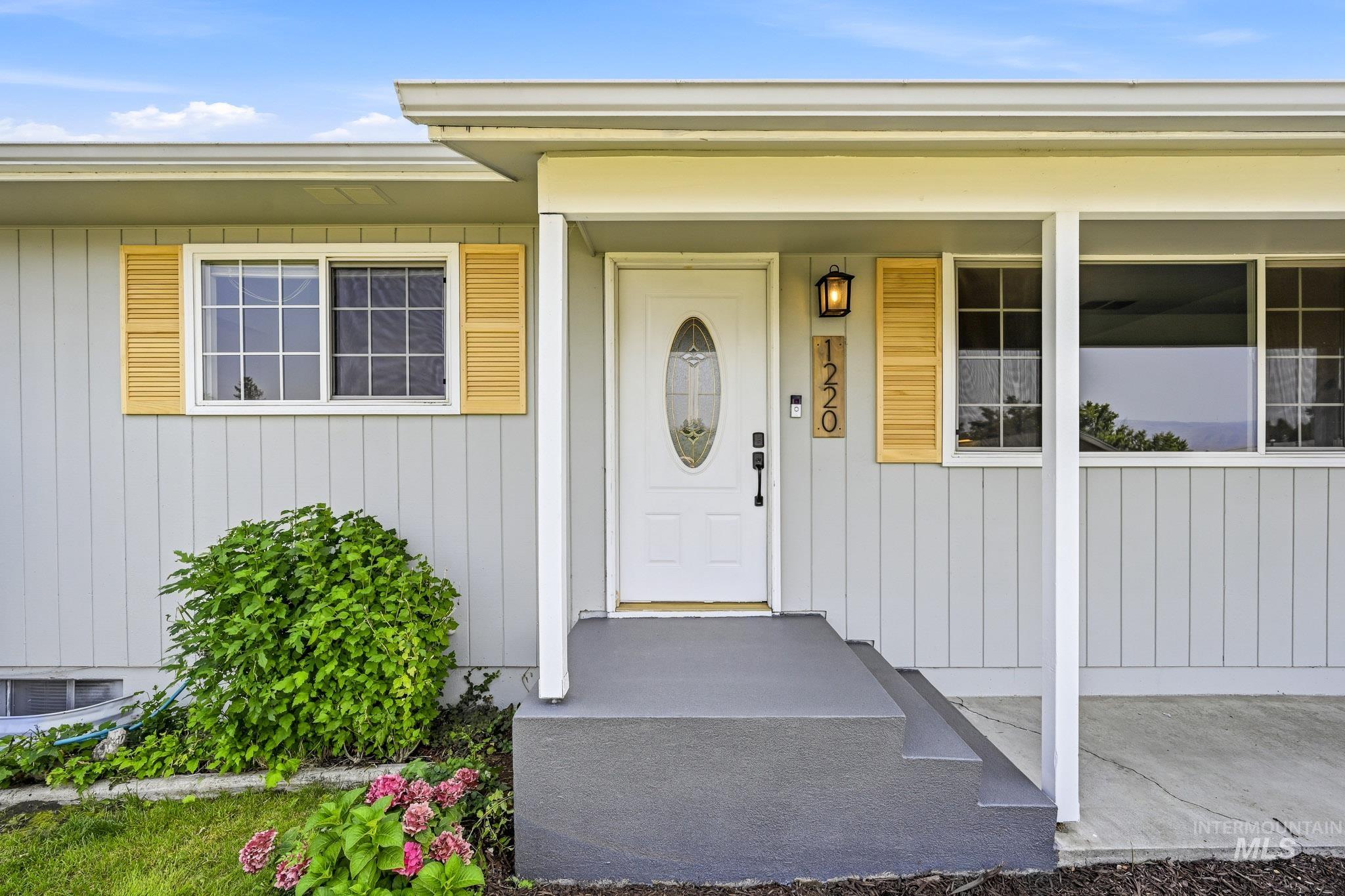 1220 18th Ave, Lewiston, Idaho 83501, 5 Bedrooms, 3 Bathrooms, Residential For Sale, Price $425,000,MLS 98995459