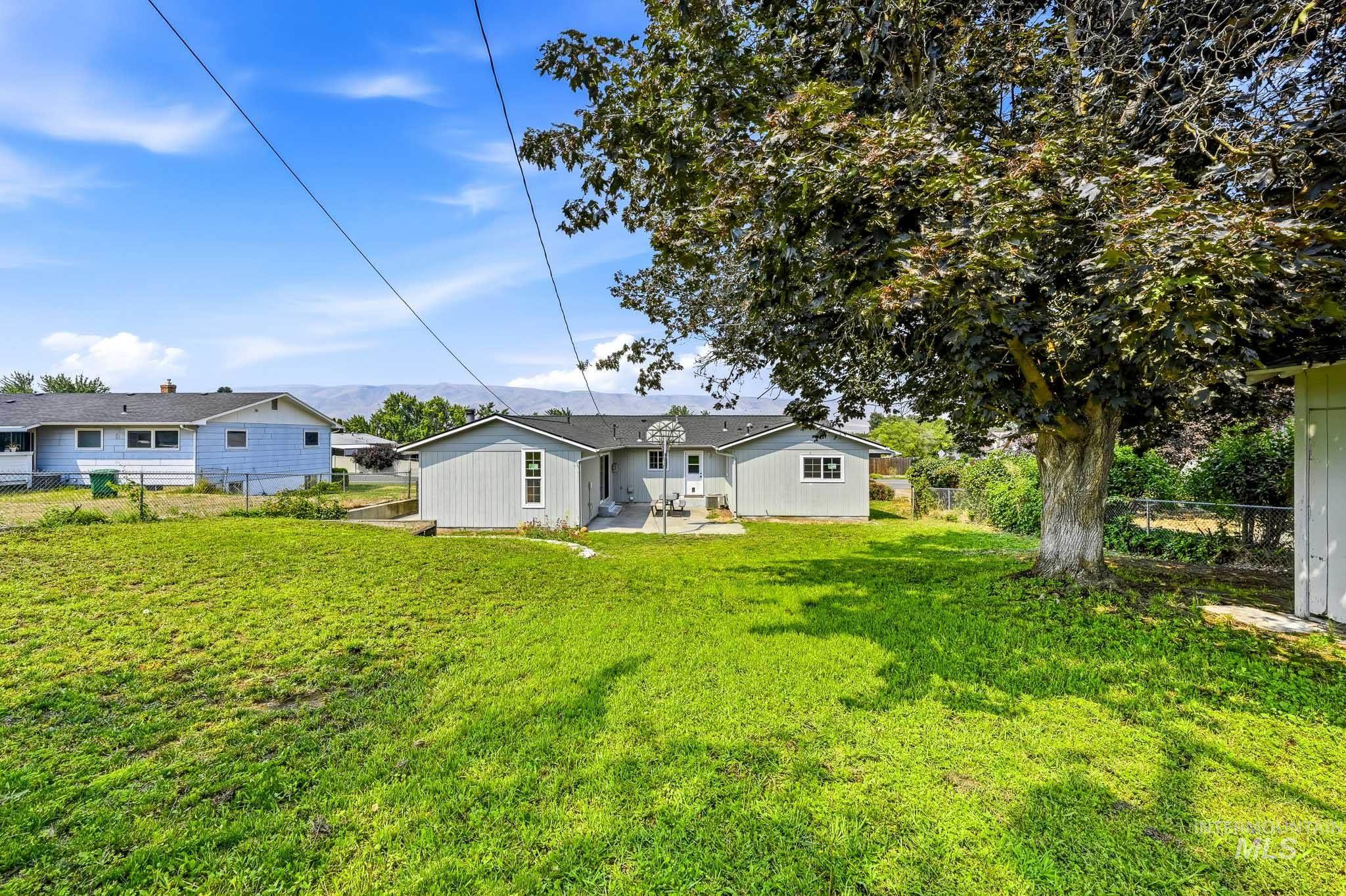 1220 18th Ave, Lewiston, Idaho 83501, 5 Bedrooms, 3 Bathrooms, Residential For Sale, Price $425,000,MLS 98995459