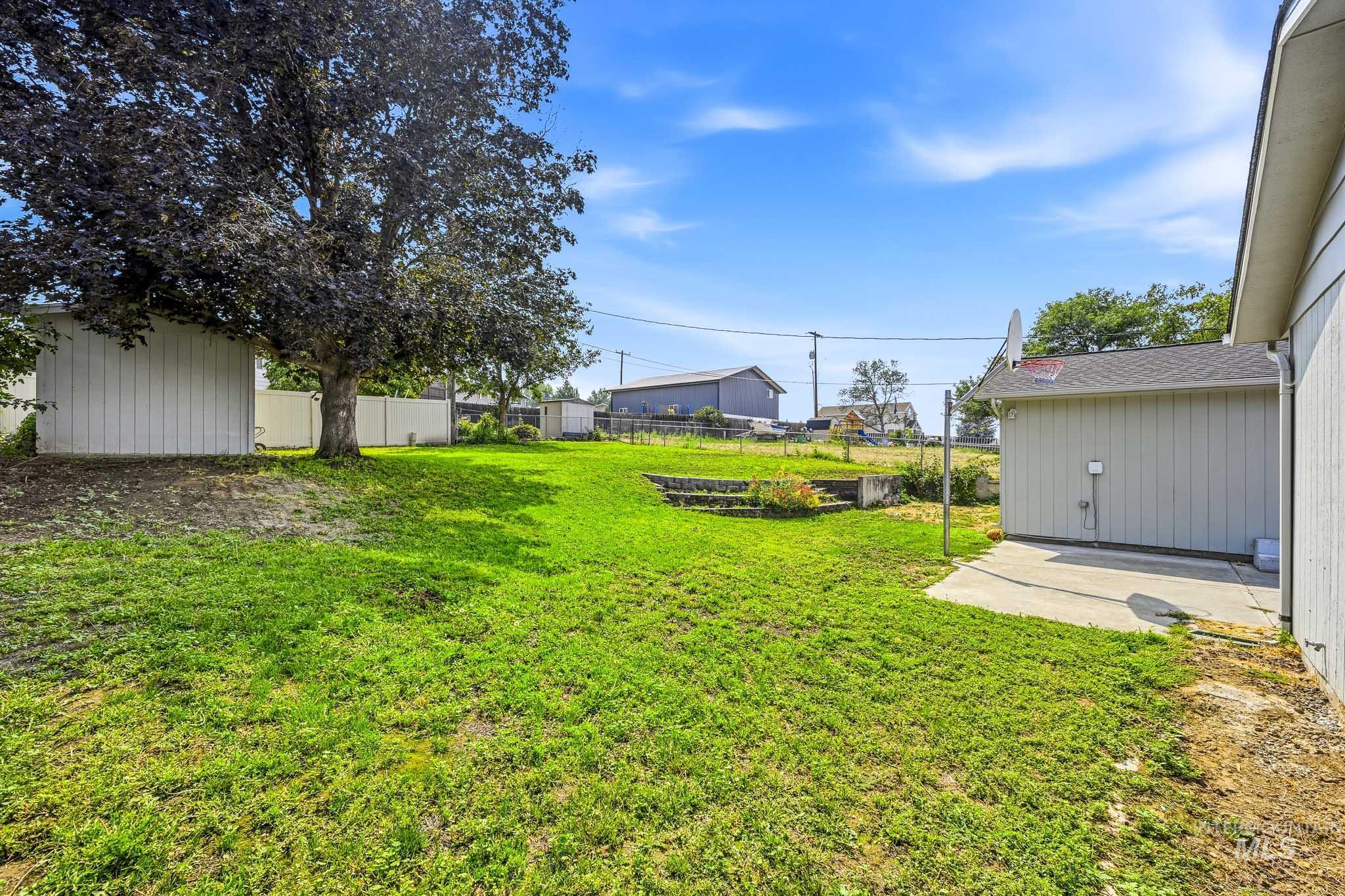1220 18th Ave, Lewiston, Idaho 83501, 5 Bedrooms, 3 Bathrooms, Residential For Sale, Price $425,000,MLS 98995459
