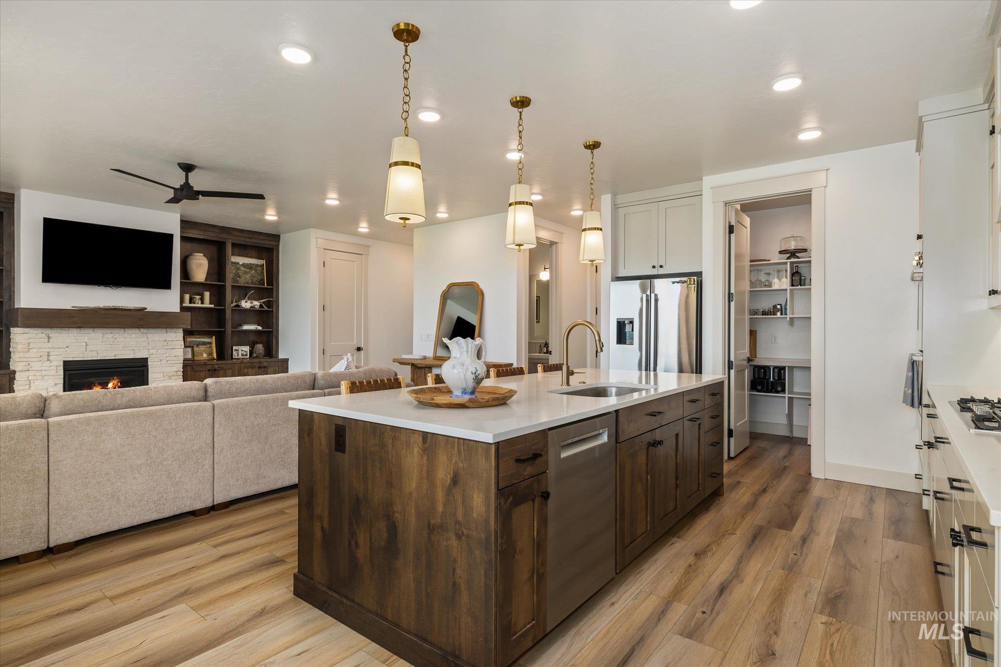 6883 W Mattawa Dr, Meridian, Idaho 83646, 4 Bedrooms, 2.5 Bathrooms, Residential For Sale, Price $785,000,MLS 98995465