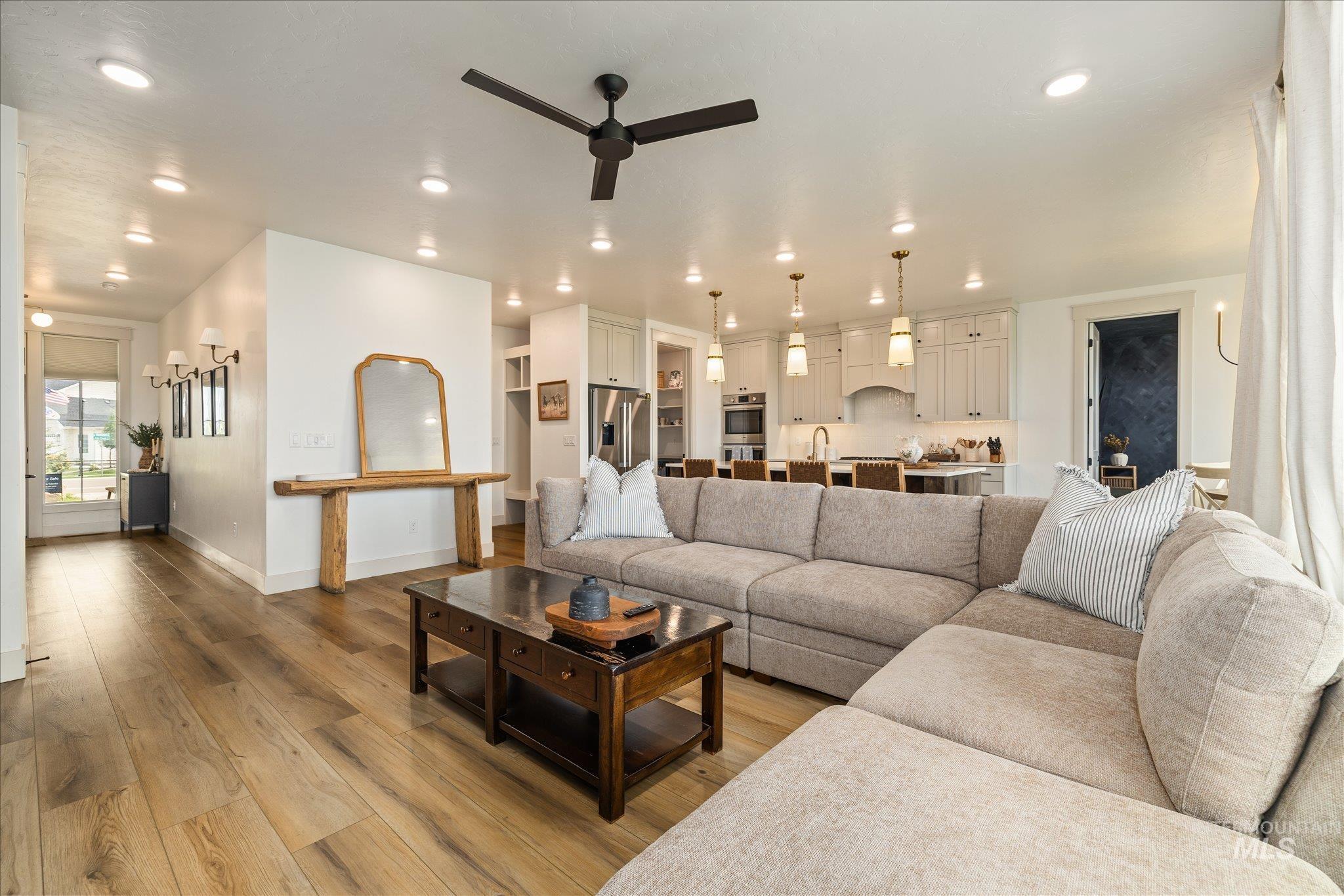 6883 W Mattawa Dr, Meridian, Idaho 83646, 4 Bedrooms, 2.5 Bathrooms, Residential For Sale, Price $785,000,MLS 98995465