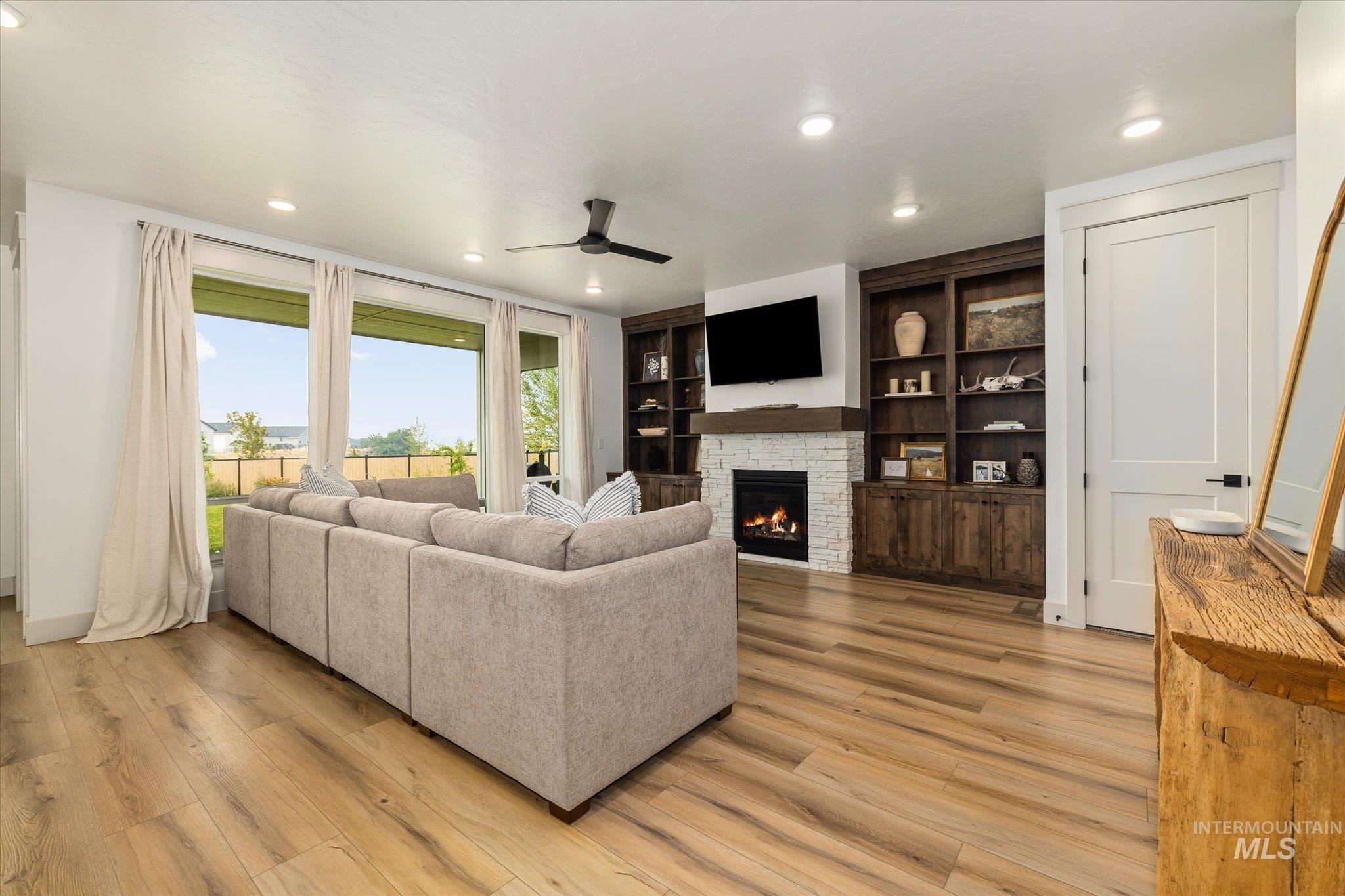 6883 W Mattawa Dr, Meridian, Idaho 83646, 4 Bedrooms, 2.5 Bathrooms, Residential For Sale, Price $785,000,MLS 98995465