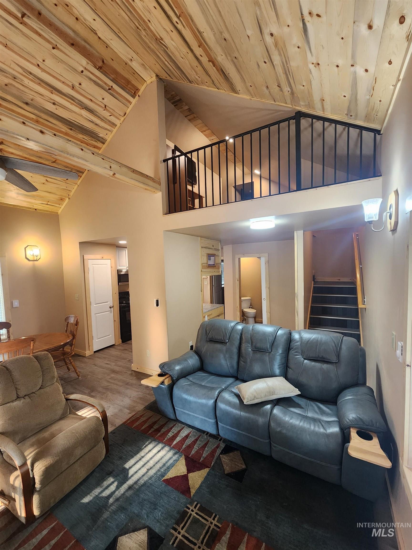 1061 N Hidden Pine Rd, Pine, Idaho 83647, 2 Bedrooms, 2 Bathrooms, Residential For Sale, Price $719,000, 98995468