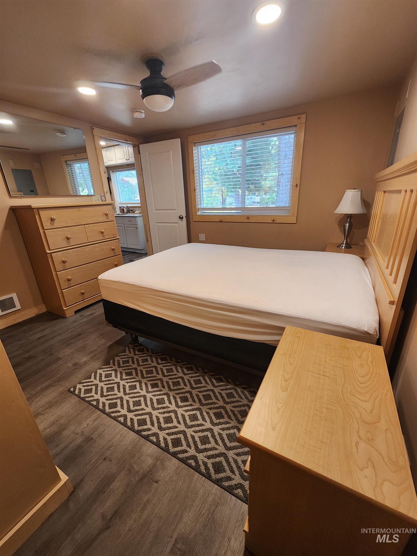 1061 N Hidden Pine Rd, Pine, Idaho 83647, 2 Bedrooms, 2 Bathrooms, Residential For Sale, Price $719,000, 98995468