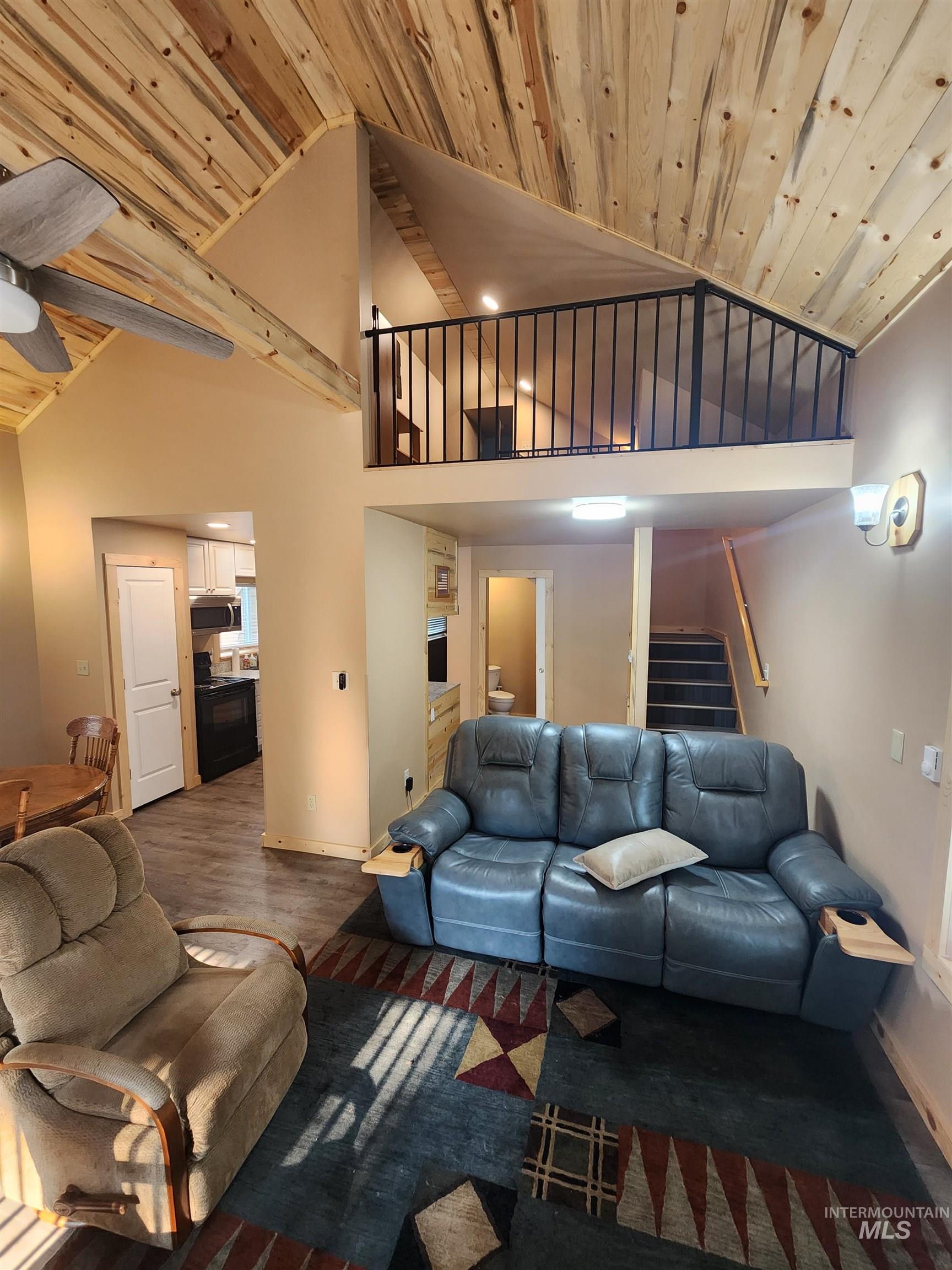 1061 N Hidden Pine Rd, Pine, Idaho 83647, 2 Bedrooms, 2 Bathrooms, Residential For Sale, Price $719,000, 98995468