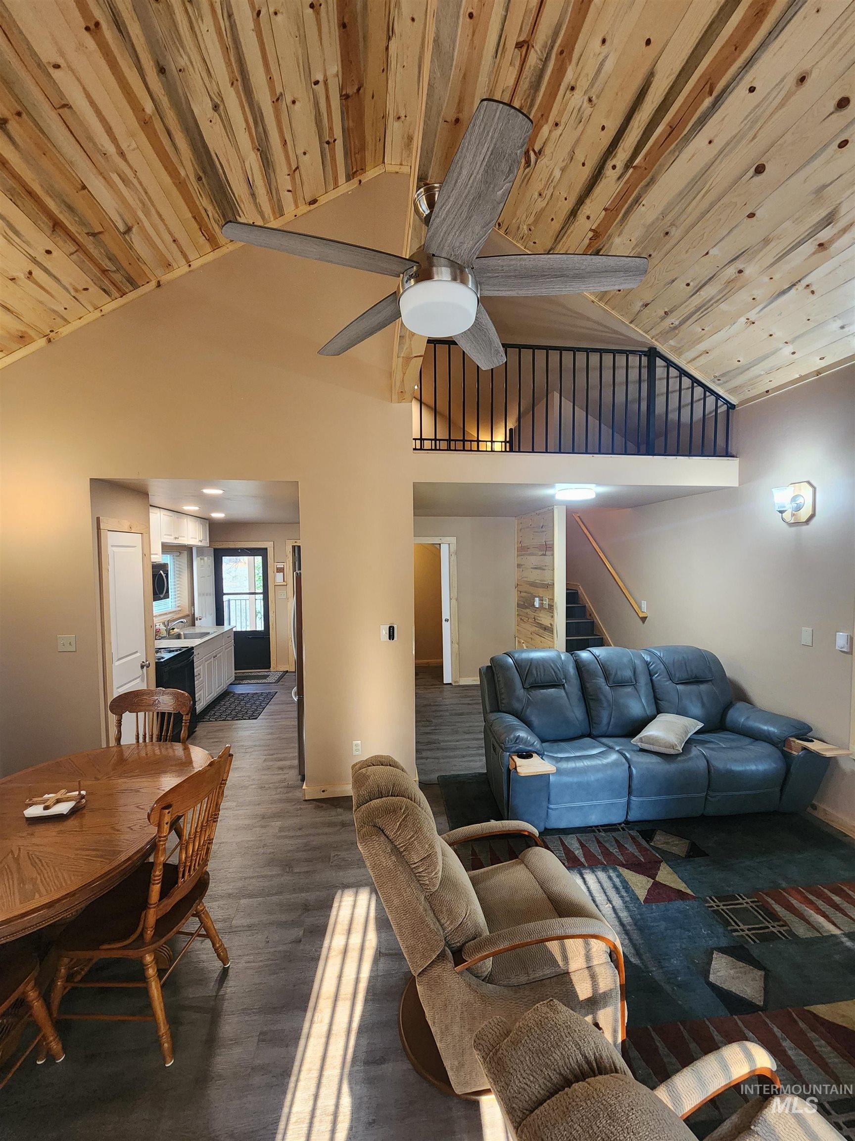 1061 N Hidden Pine Rd, Pine, Idaho 83647, 2 Bedrooms, 2 Bathrooms, Residential For Sale, Price $719,000, 98995468
