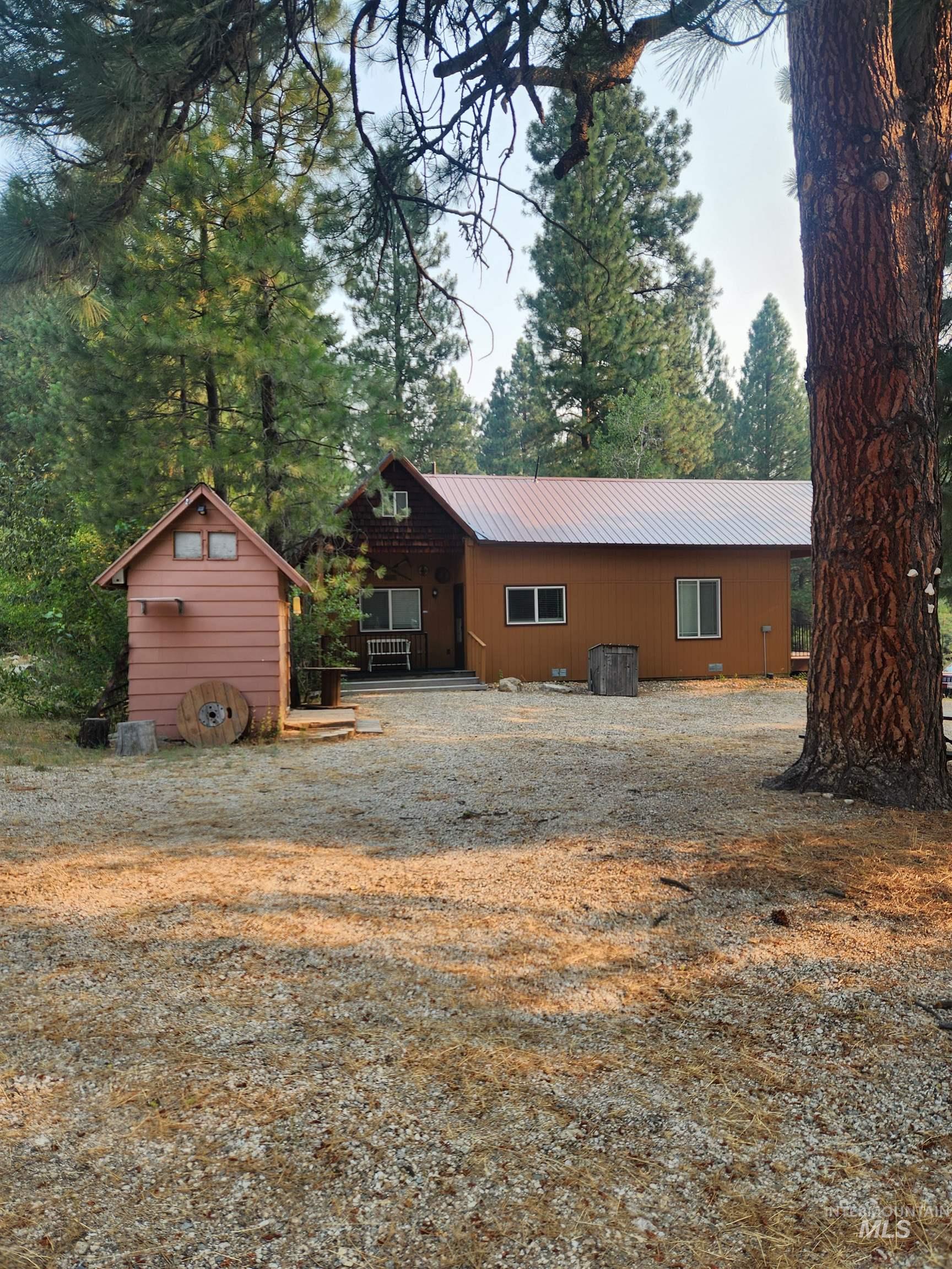 1061 N Hidden Pine Rd, Pine, Idaho 83647, 2 Bedrooms, 2 Bathrooms, Residential For Sale, Price $719,000, 98995468