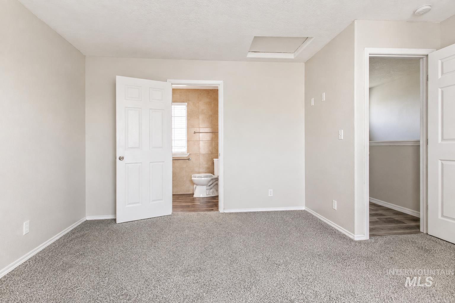 916 Graycliff Drive, Caldwell, Idaho 83607, 3 Bedrooms, 2 Bathrooms, Residential For Sale, Price $349,900,MLS 98995470