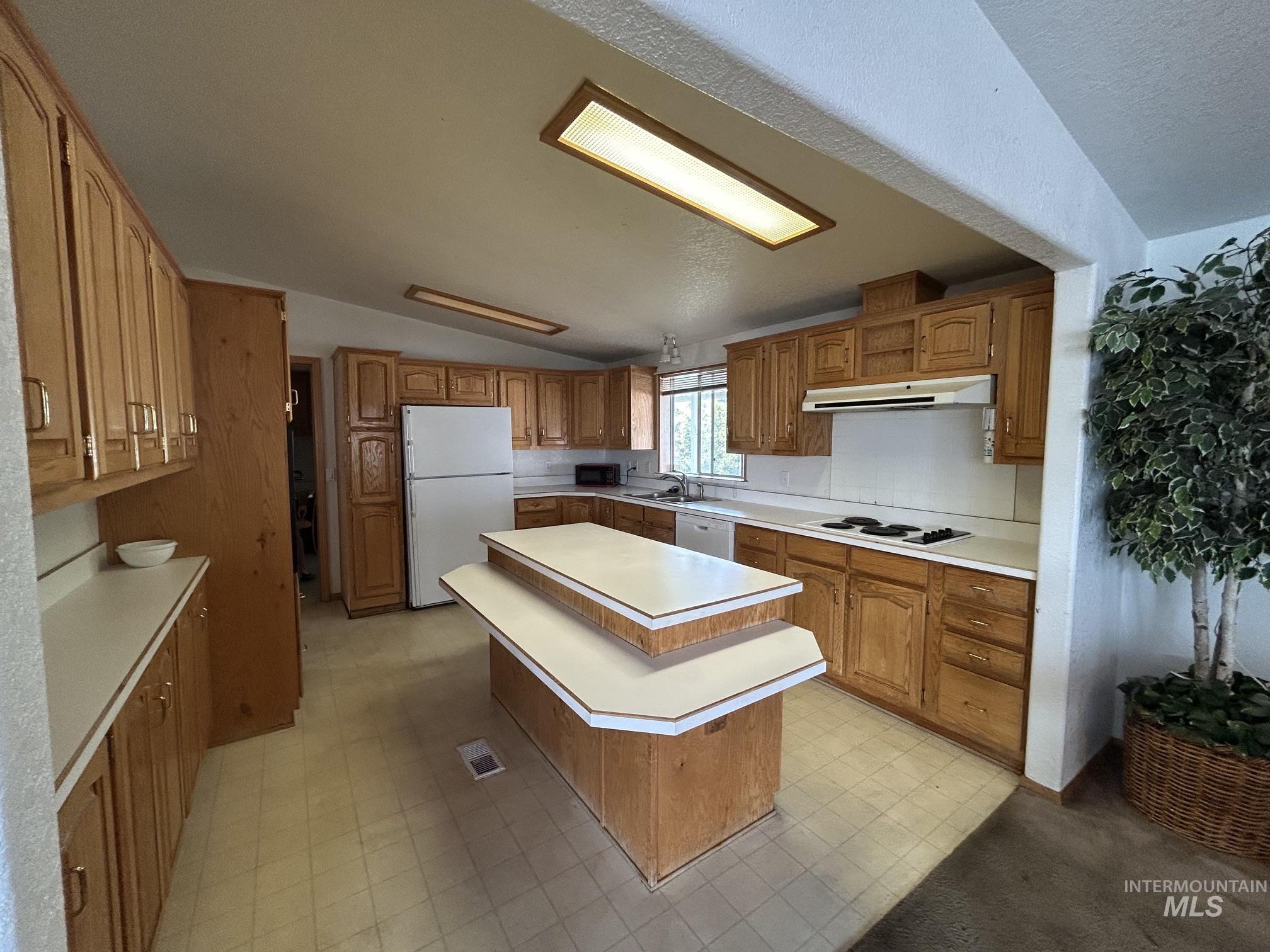 1430 Chestnut Street, Clarkston, Washington 99403, 3 Bedrooms, 2 Bathrooms, Residential For Sale, Price $99,500,MLS 98995478