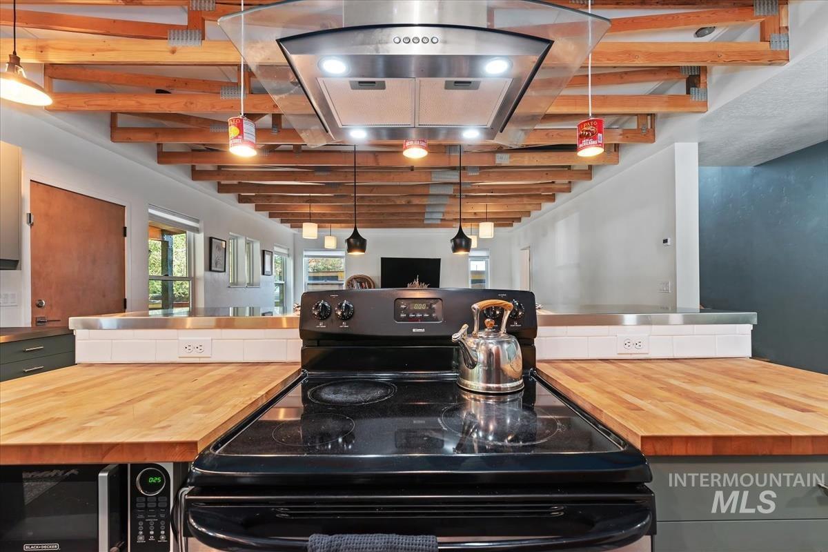 750 S 3rd W. B, Mountain Home, Idaho 83647, 4 Bedrooms, 2.5 Bathrooms, Residential For Sale, Price $409,999, 98995482