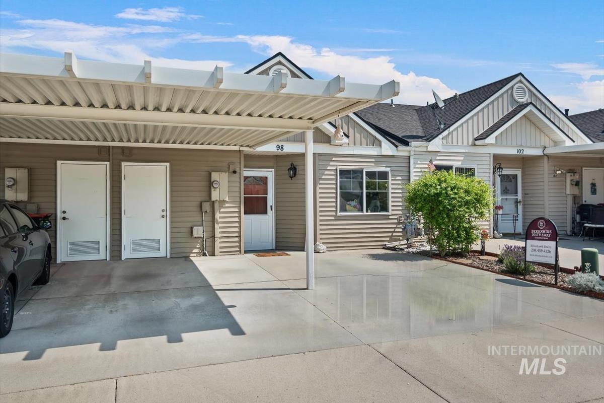 98 E Waterbury Ln, Meridian, Idaho 83646, 2 Bedrooms, 2 Bathrooms, Residential For Sale, Price $299,999, 98995484