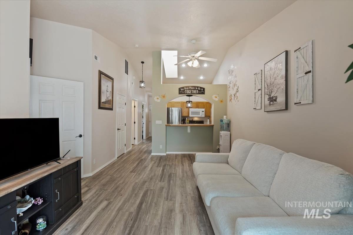 98 E Waterbury Ln, Meridian, Idaho 83646, 2 Bedrooms, 2 Bathrooms, Residential For Sale, Price $299,999, 98995484