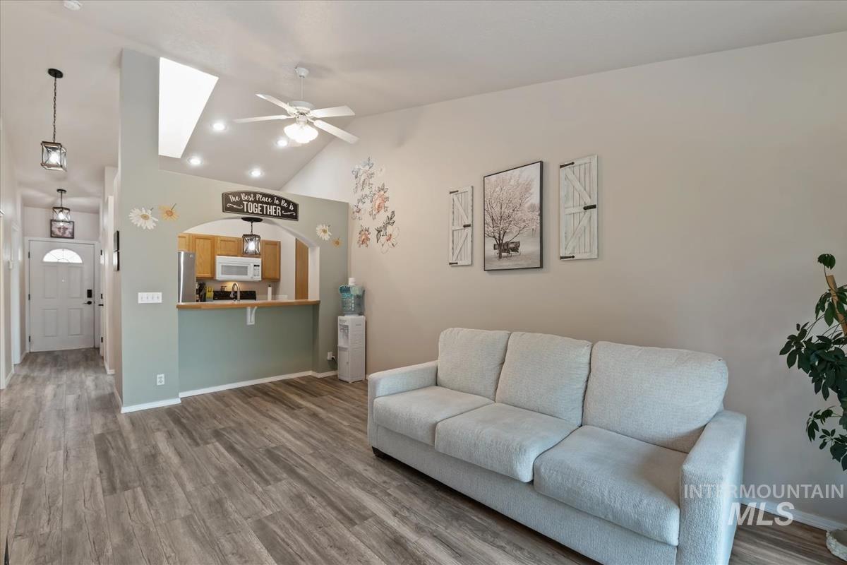 98 E Waterbury Ln, Meridian, Idaho 83646, 2 Bedrooms, 2 Bathrooms, Residential For Sale, Price $299,999, 98995484