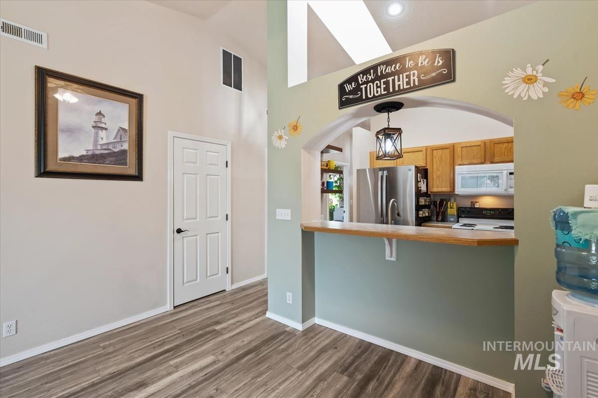 98 E Waterbury Ln, Meridian, Idaho 83646, 2 Bedrooms, 2 Bathrooms, Residential For Sale, Price $299,999, 98995484