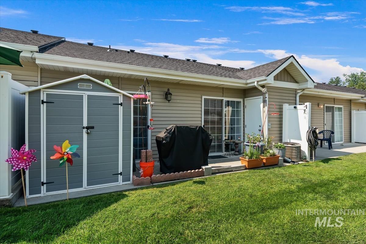 98 E Waterbury Ln, Meridian, Idaho 83646, 2 Bedrooms, 2 Bathrooms, Residential For Sale, Price $299,999, 98995484
