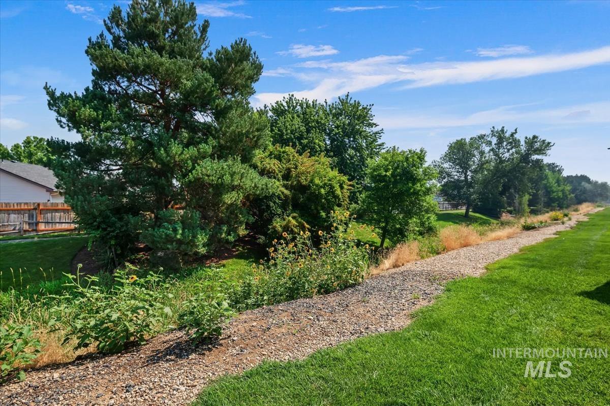 98 E Waterbury Ln, Meridian, Idaho 83646, 2 Bedrooms, 2 Bathrooms, Residential For Sale, Price $299,999, 98995484