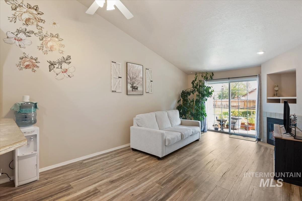 98 E Waterbury Ln, Meridian, Idaho 83646, 2 Bedrooms, 2 Bathrooms, Residential For Sale, Price $299,999, 98995484