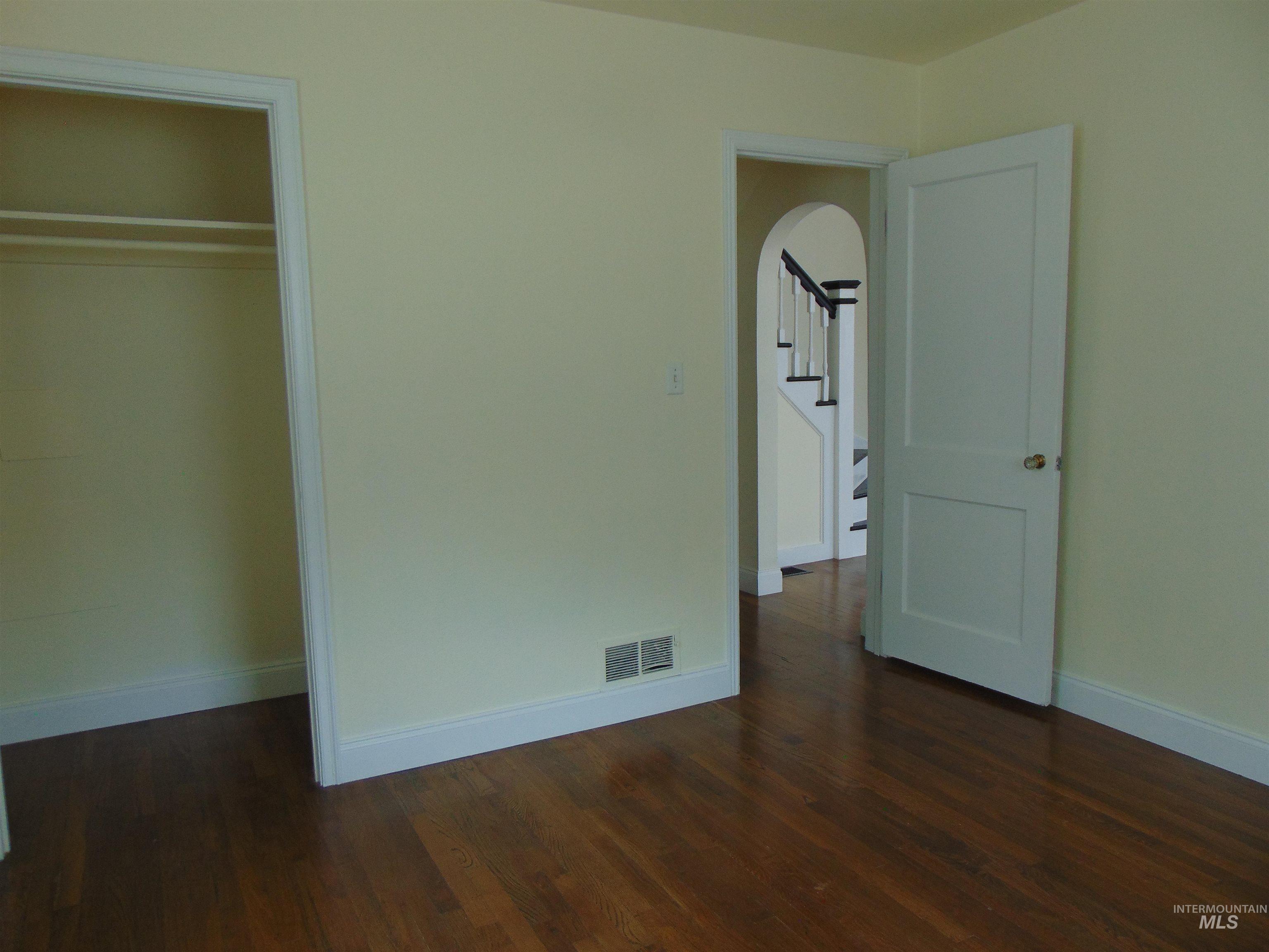 1864 W Idaho Ave., Ontario, Oregon 97914, 4 Bedrooms, 2 Bathrooms, Residential For Sale, Price $274,900, 98995491