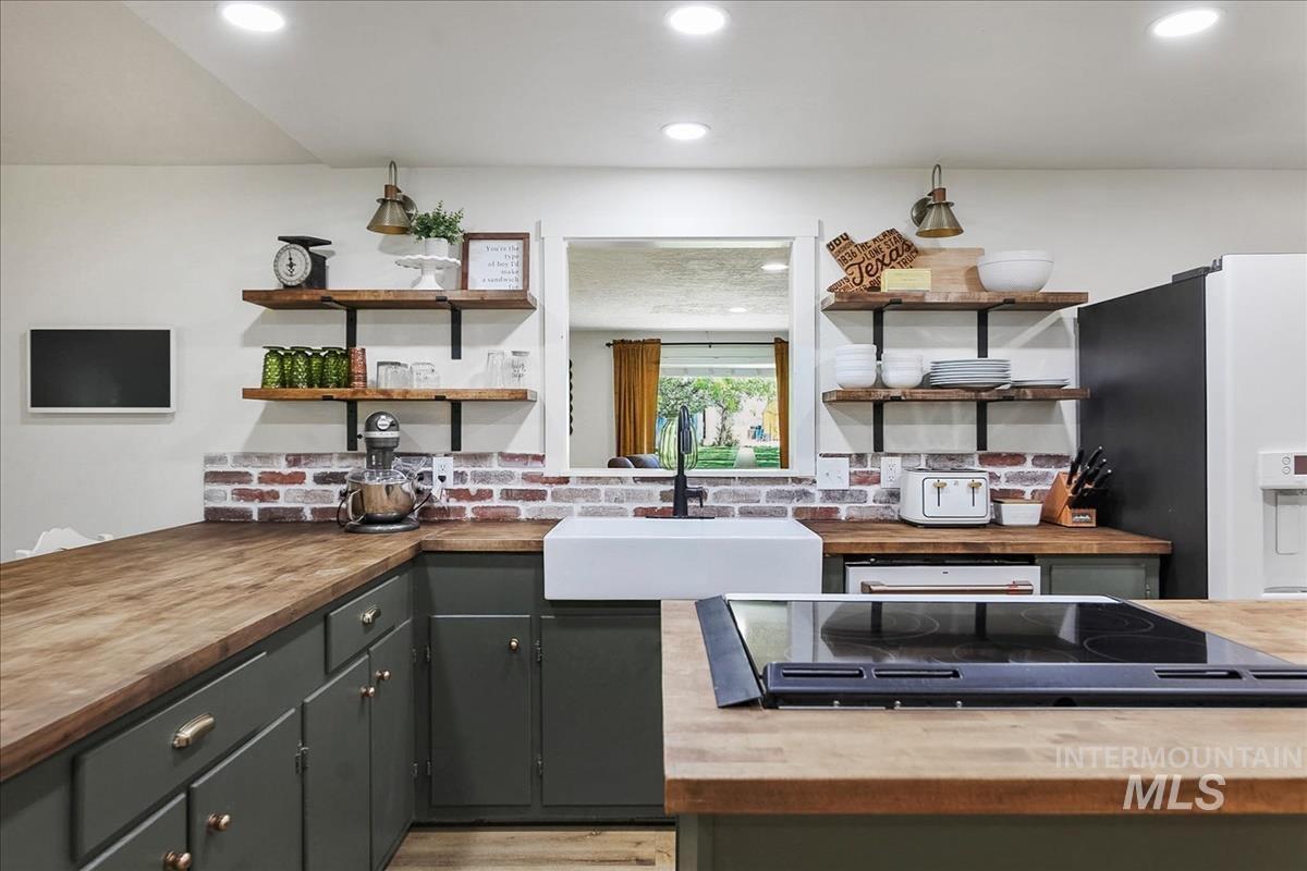 4160 NE Rancho Way, Mountain Home, Idaho 83647, 4 Bedrooms, 3 Bathrooms, Residential For Sale, Price $750,000, 98995493