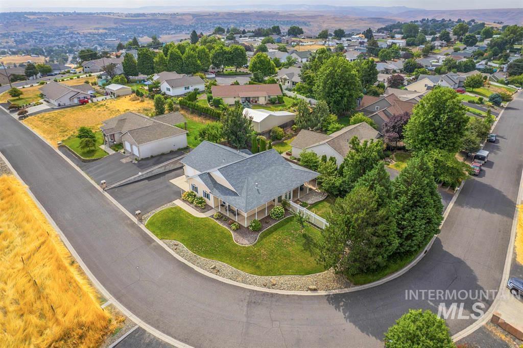 1741 Ridgeview Dr, Clarkston, Washington 99403, 3 Bedrooms, 2 Bathrooms, Residential For Sale, Price $534,900, 98995494