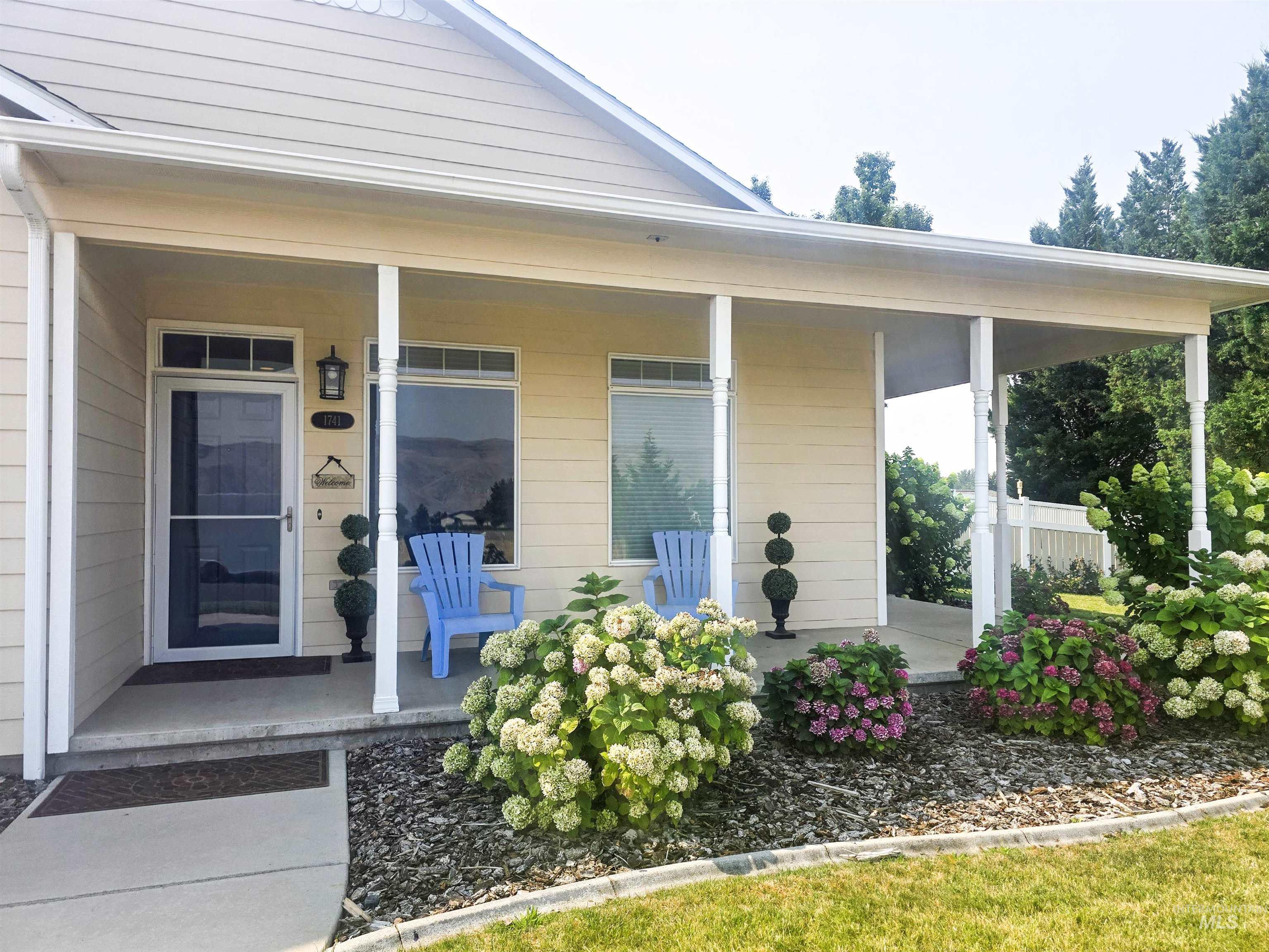 1741 Ridgeview Dr, Clarkston, Washington 99403, 3 Bedrooms, 2 Bathrooms, Residential For Sale, Price $534,900, 98995494