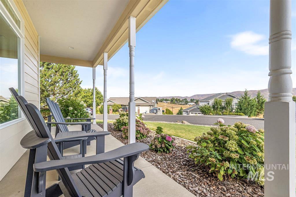 1741 Ridgeview Dr, Clarkston, Washington 99403, 3 Bedrooms, 2 Bathrooms, Residential For Sale, Price $534,900, 98995494