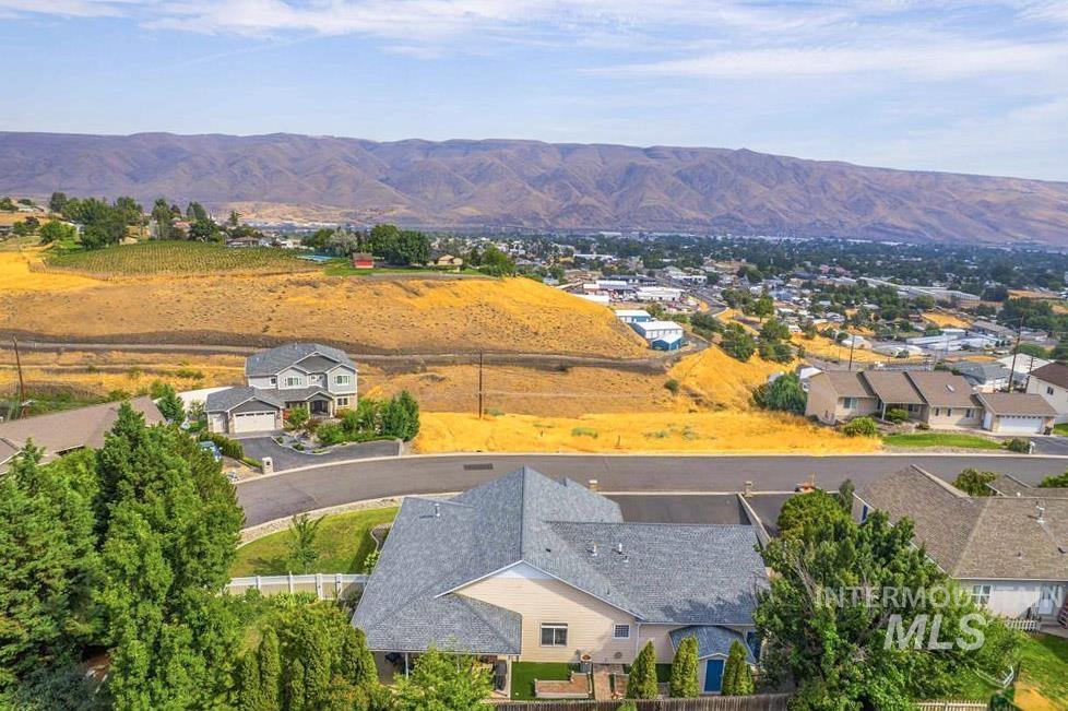 1741 Ridgeview Dr, Clarkston, Washington 99403, 3 Bedrooms, 2 Bathrooms, Residential For Sale, Price $534,900, 98995494