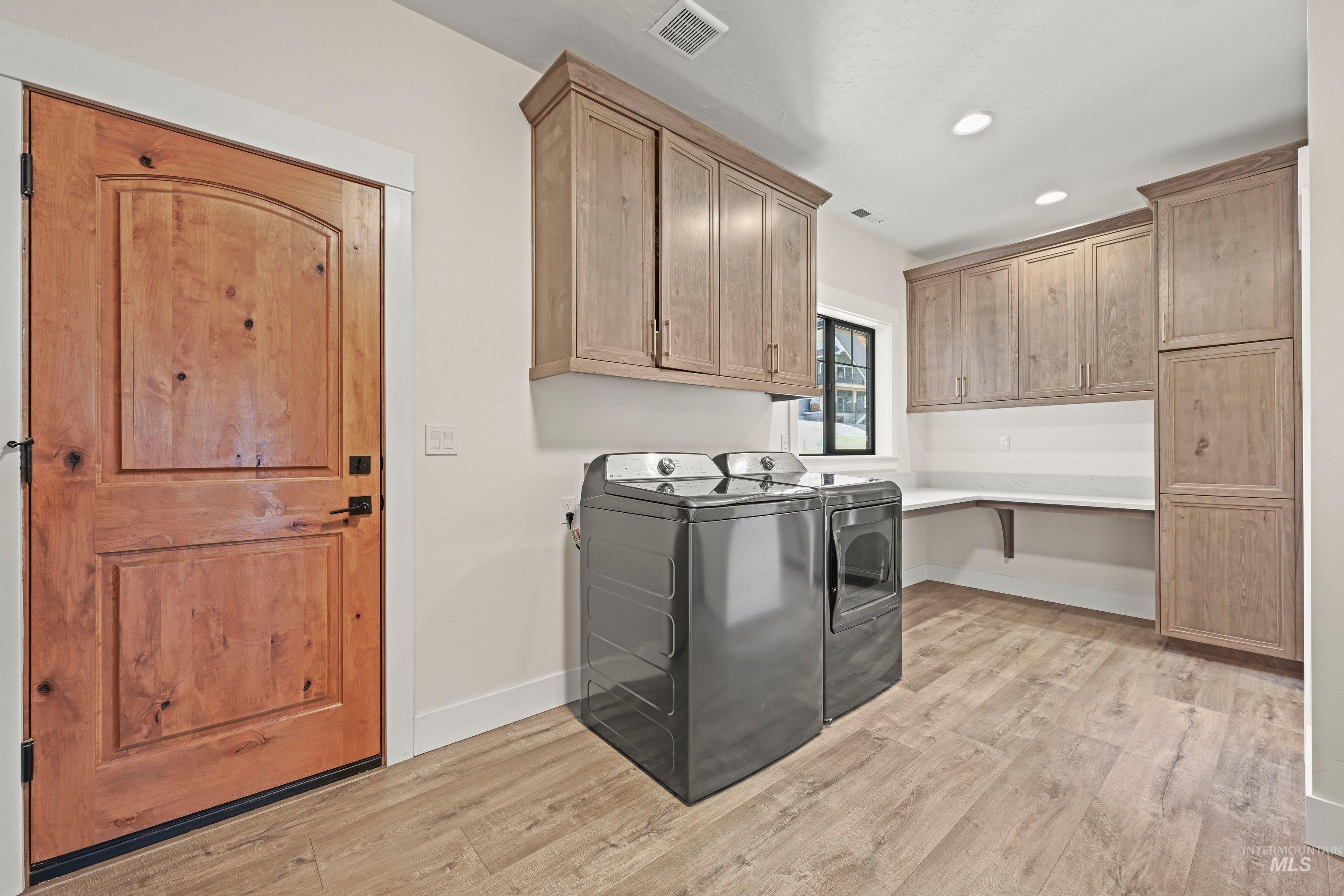 42 Shoemaker Lane, Horseshoe Bend, Idaho 83629, 4 Bedrooms, 2.5 Bathrooms, Residential For Sale, Price $1,150,000, 98995507