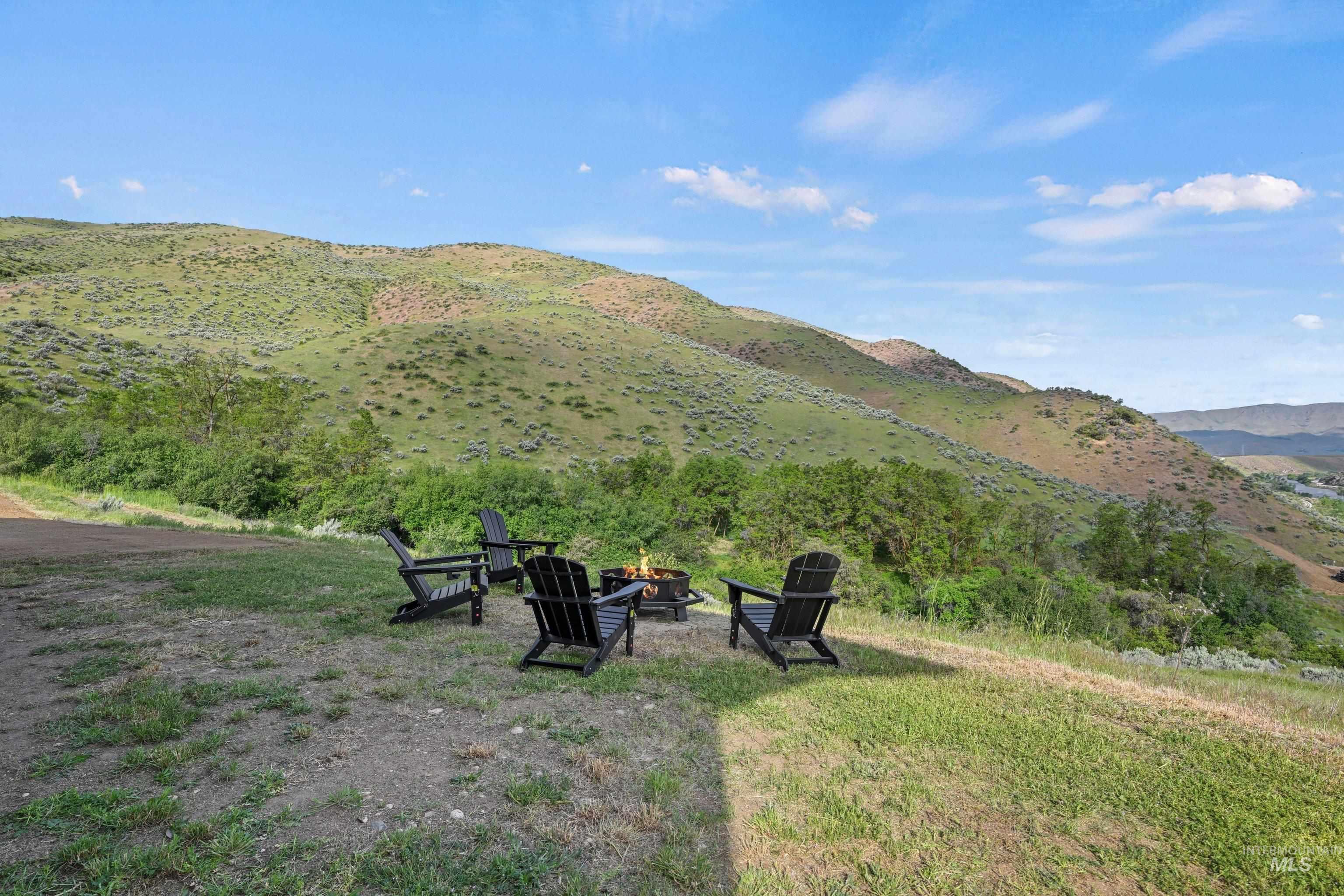 42 Shoemaker Lane, Horseshoe Bend, Idaho 83629, 4 Bedrooms, 2.5 Bathrooms, Residential For Sale, Price $1,150,000, 98995507