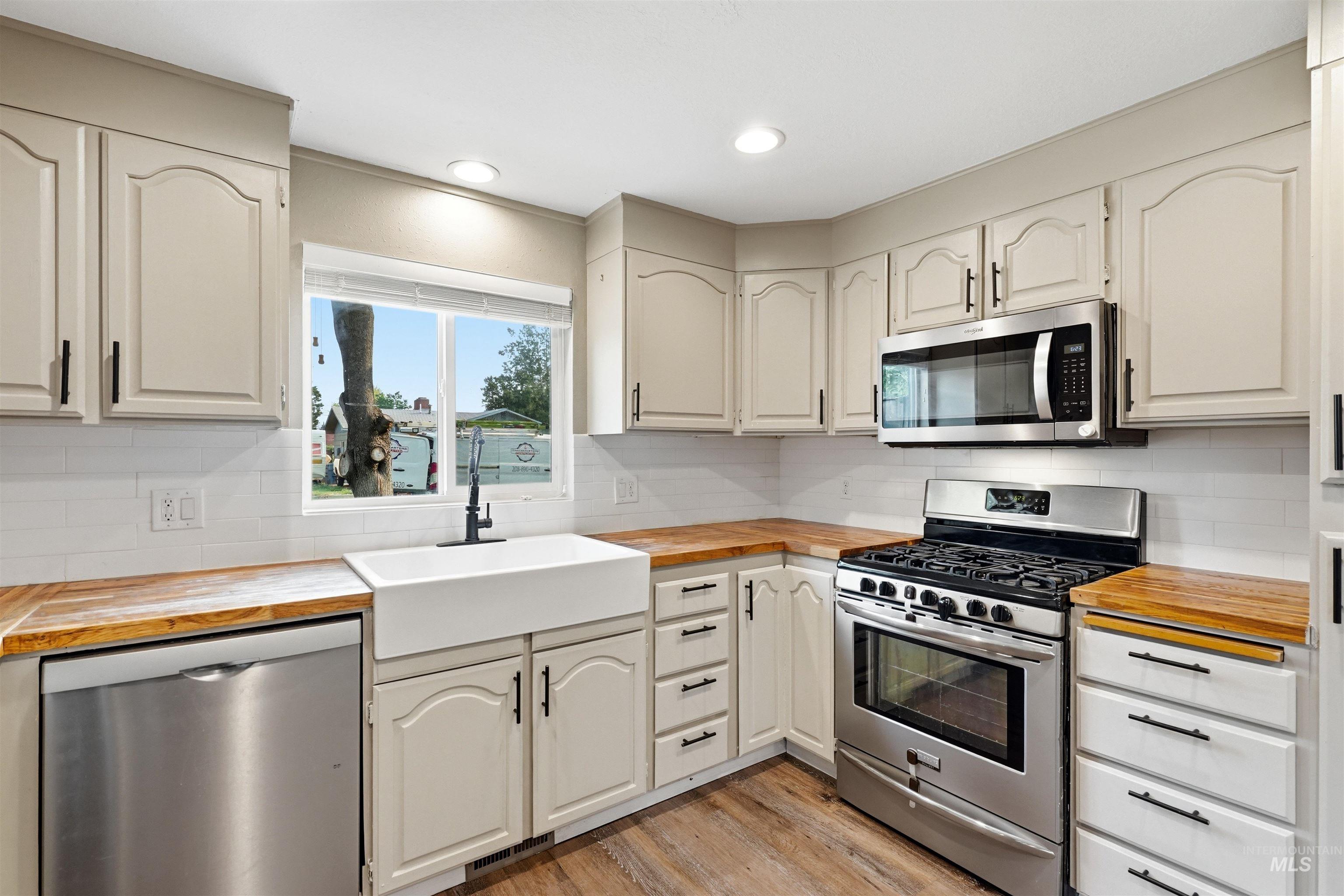 1817 Willow St, Caldwell, Idaho 83605, 3 Bedrooms, 2 Bathrooms, Residential For Sale, Price $389,900, 98995514
