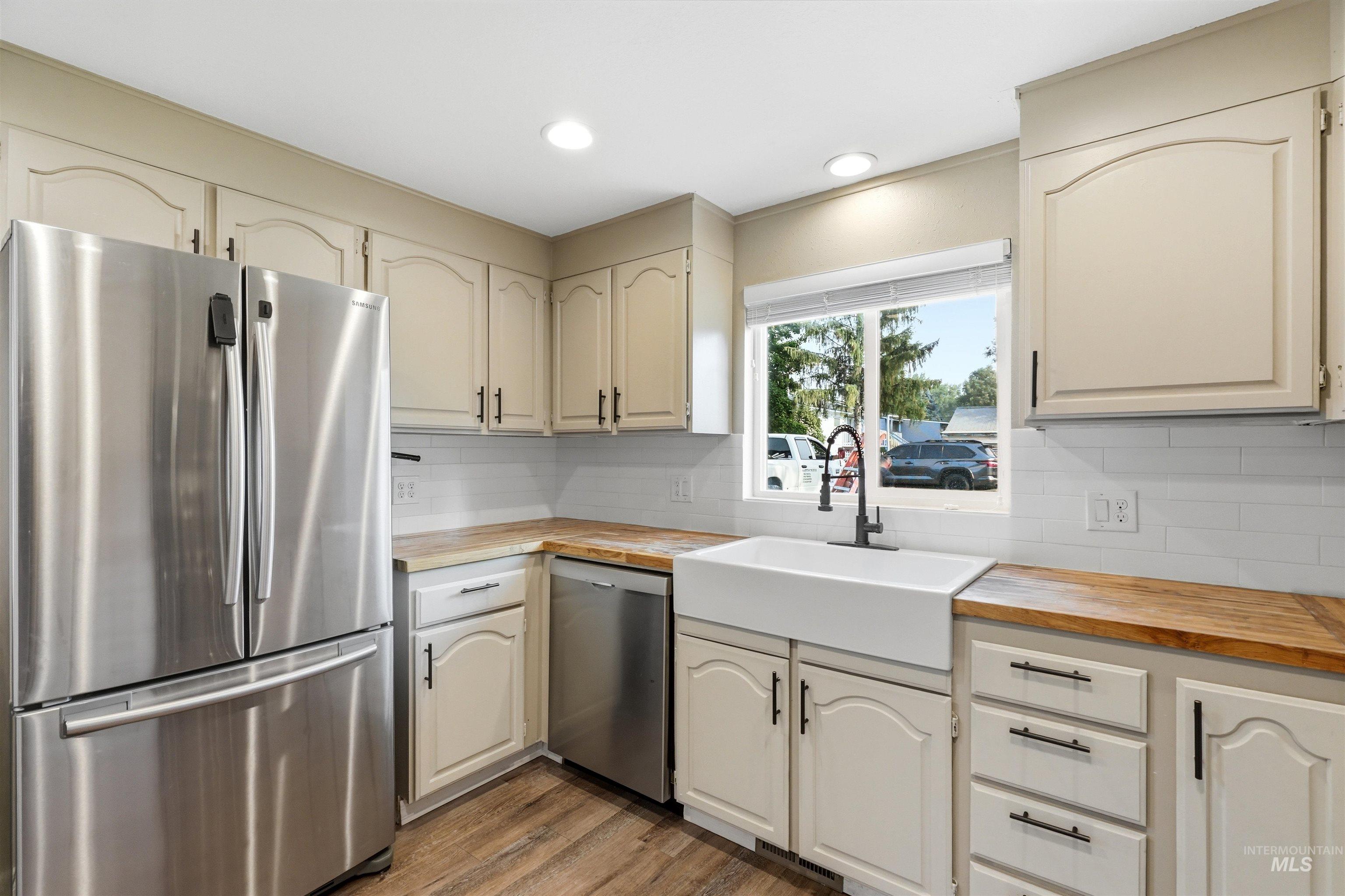 1817 Willow St, Caldwell, Idaho 83605, 3 Bedrooms, 2 Bathrooms, Residential For Sale, Price $389,900, 98995514