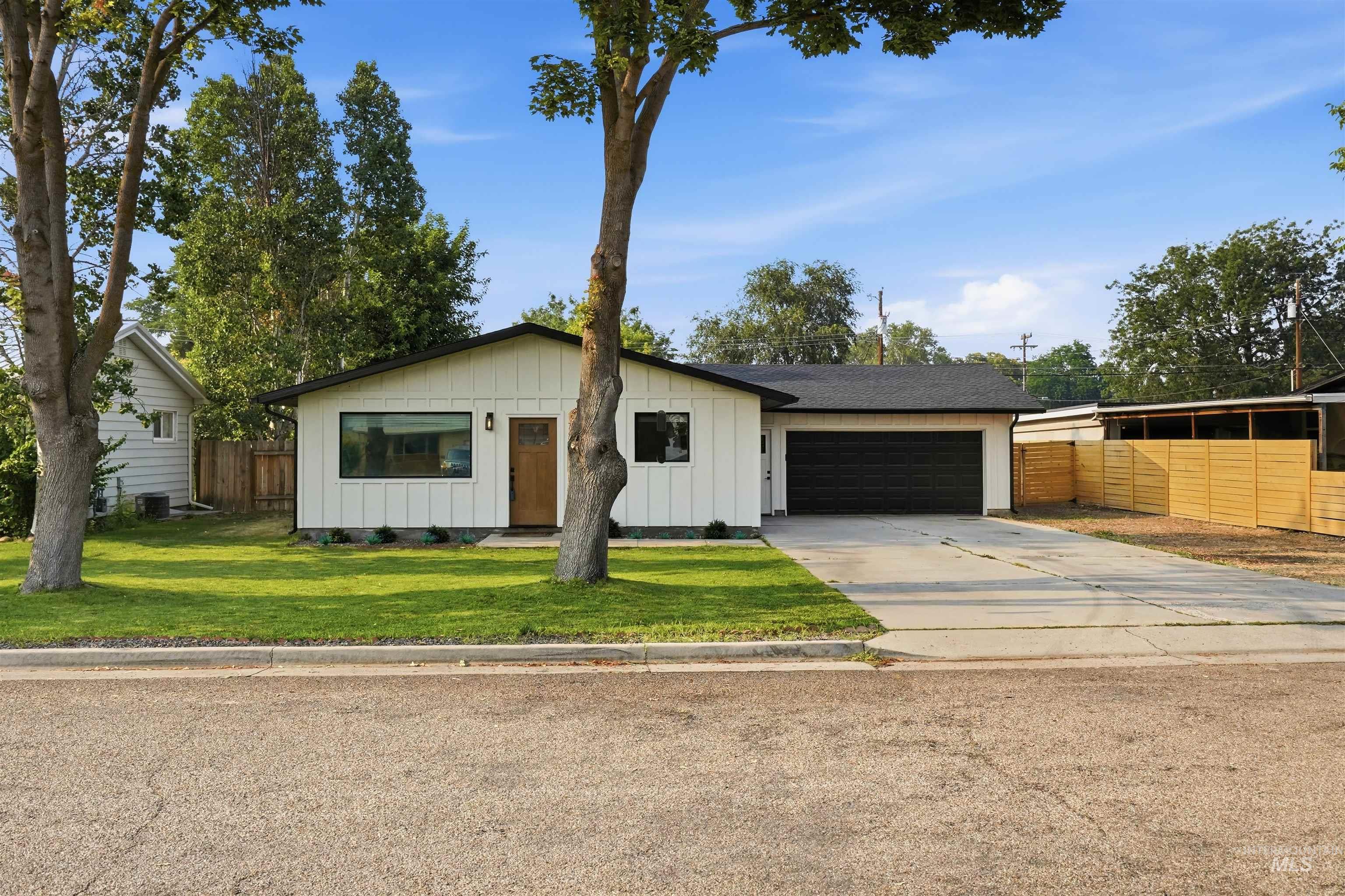 1817 Willow St, Caldwell, Idaho 83605, 3 Bedrooms, 2 Bathrooms, Residential For Sale, Price $389,900, 98995514